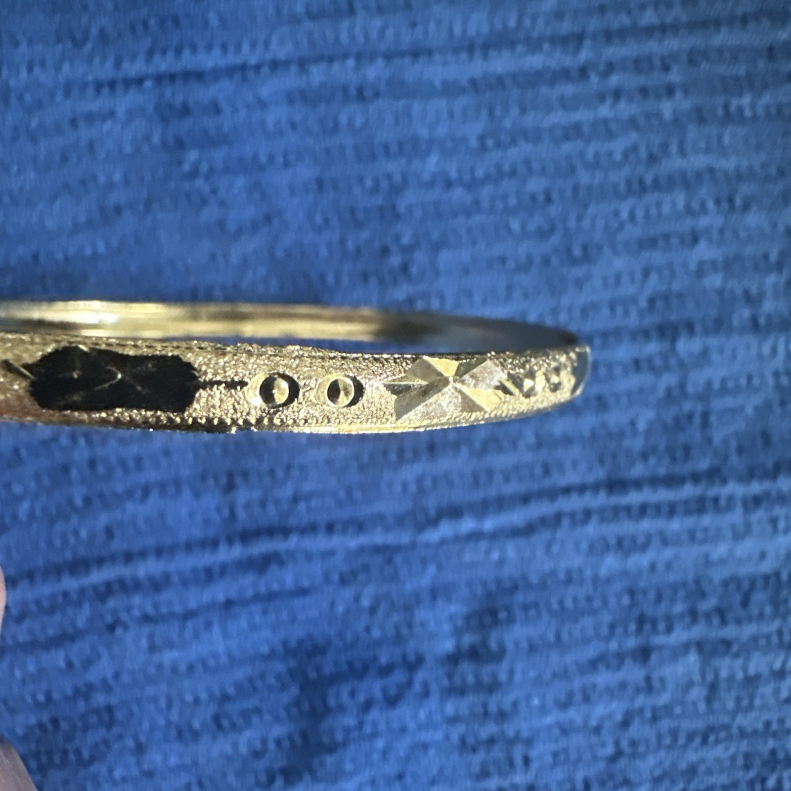 VINTAGE WOMEN’S GOLD BANGLE BRACELET 10”