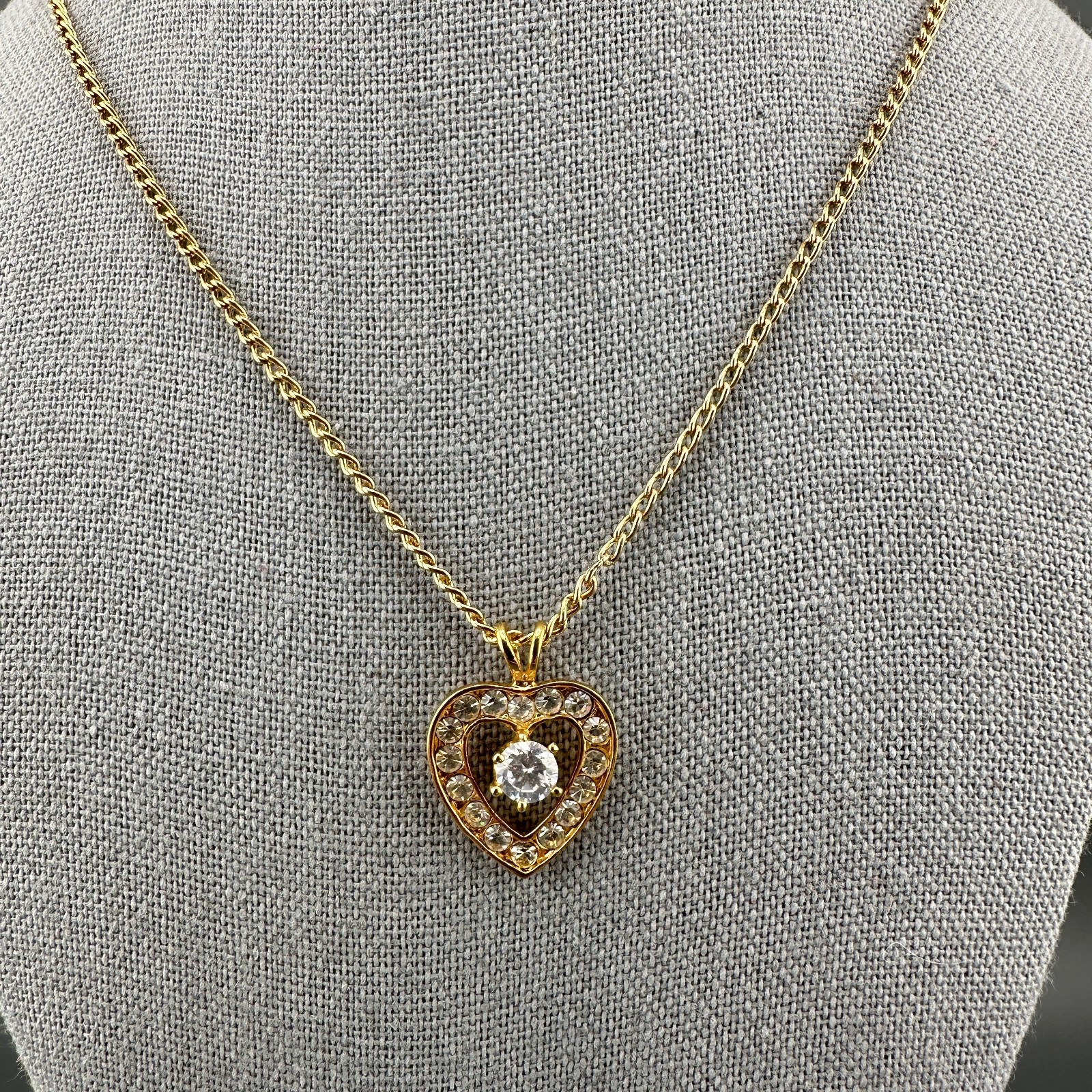 Vintage Rhinestone Heart Pendant Necklace Gold Tone Clear Crystals 16″ Chain