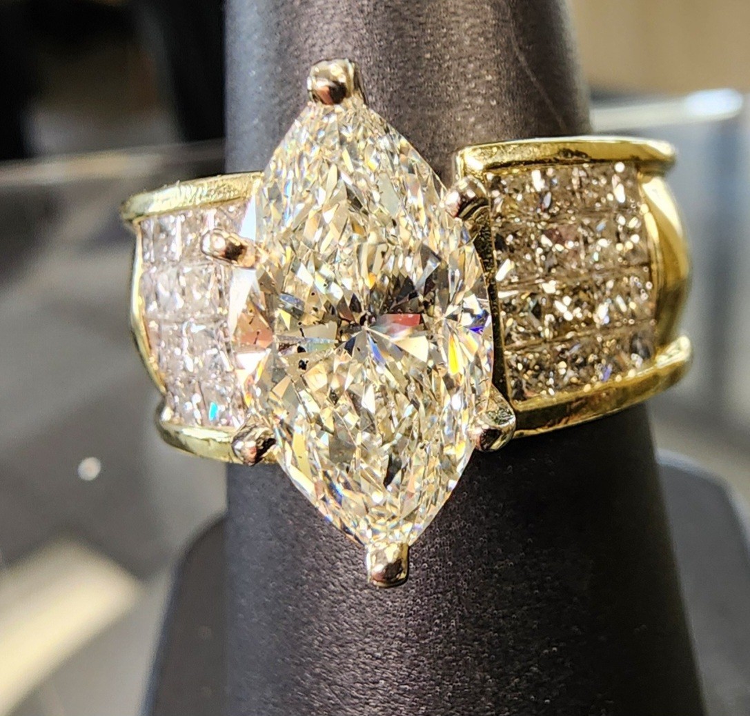 18k Gold Engagement Ring 3.0ct. Natural Marquise Diamond IGI Certified **$41k**