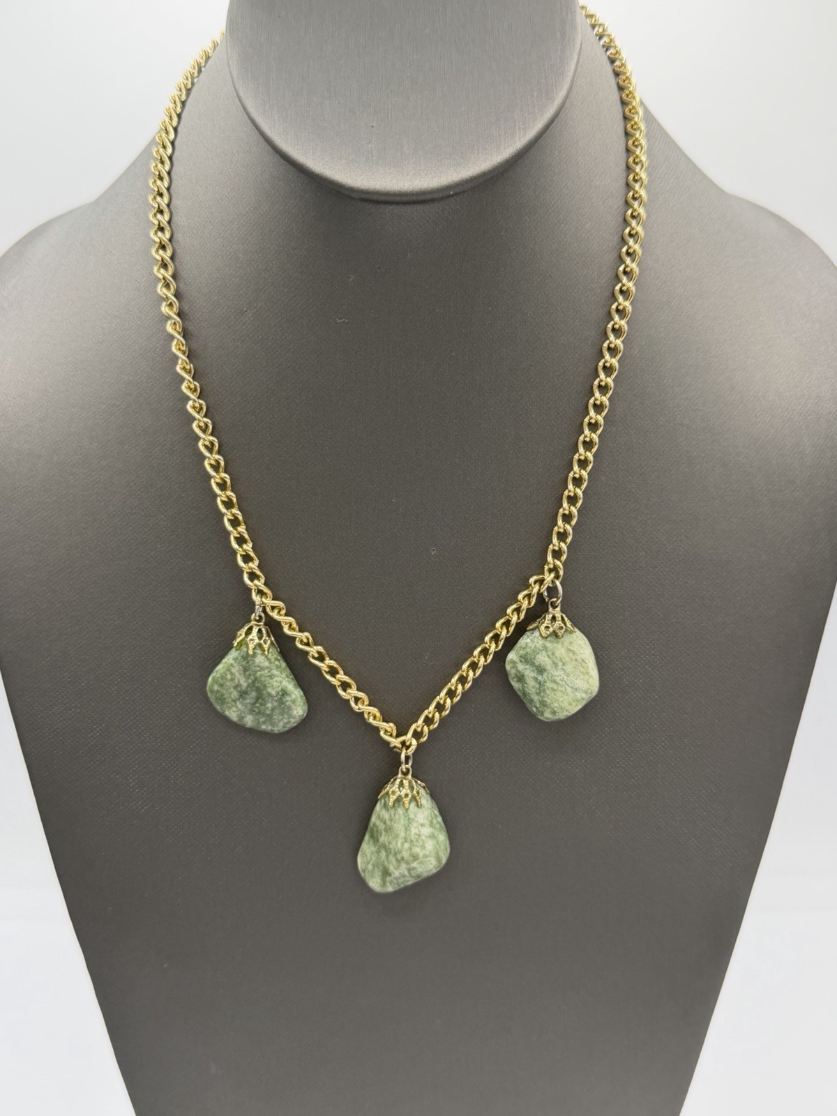 Vintage Gold Tone Chain Charm Necklace Green Snowflake Epidote Gemstone 19”