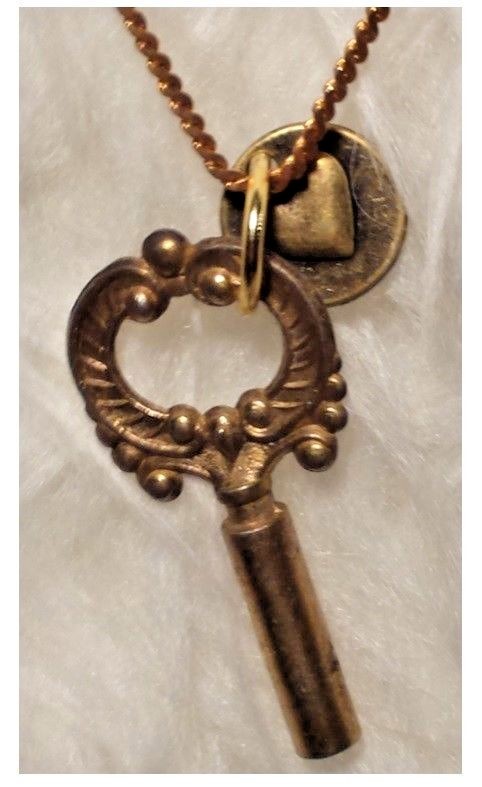Vintage Key Pendant Necklace Love / Heart Pendant Necklace Charm Chain 26″