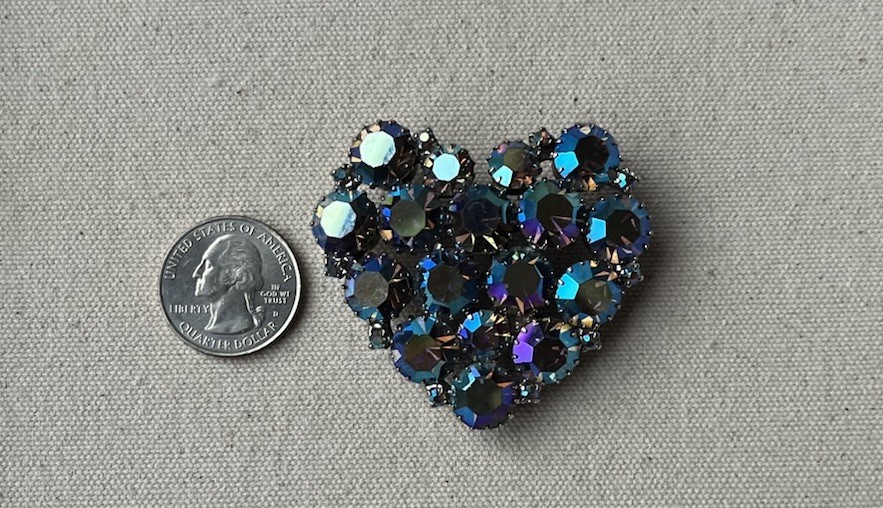 vintage blue aurora borealis Peacock AB Iridescent Crystal Cluster Heart Brooch