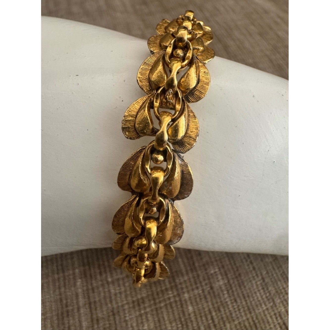 Vintage Florenza Gold Tone Leaf Link Bracelet with Safety Chain Signed