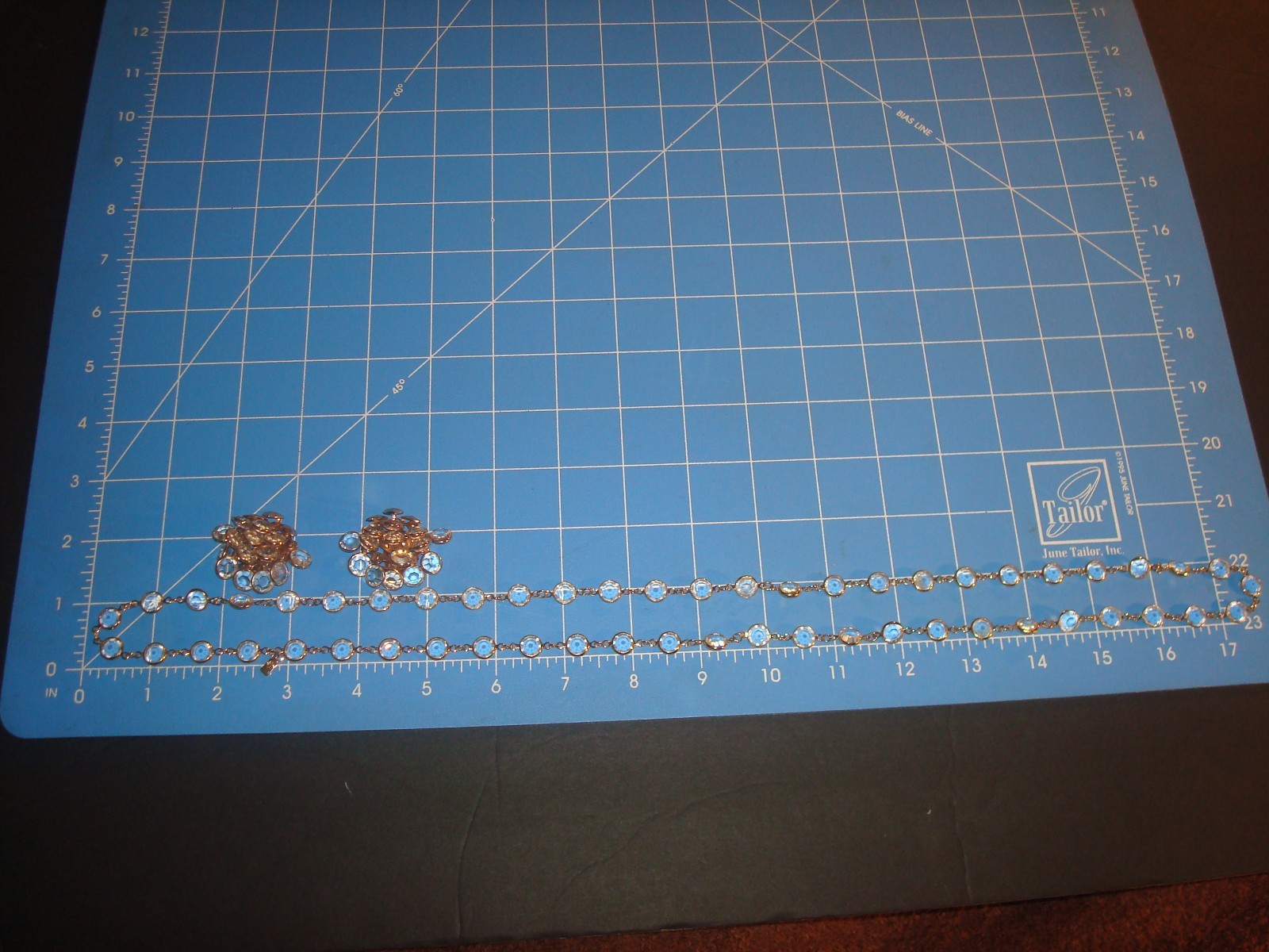 SWAROVSKI SWAN SET/LOT CLEAR CRYSTAL BEZEL NECKLACE 36″&EARRINGS,CLUSTER,DANGLE