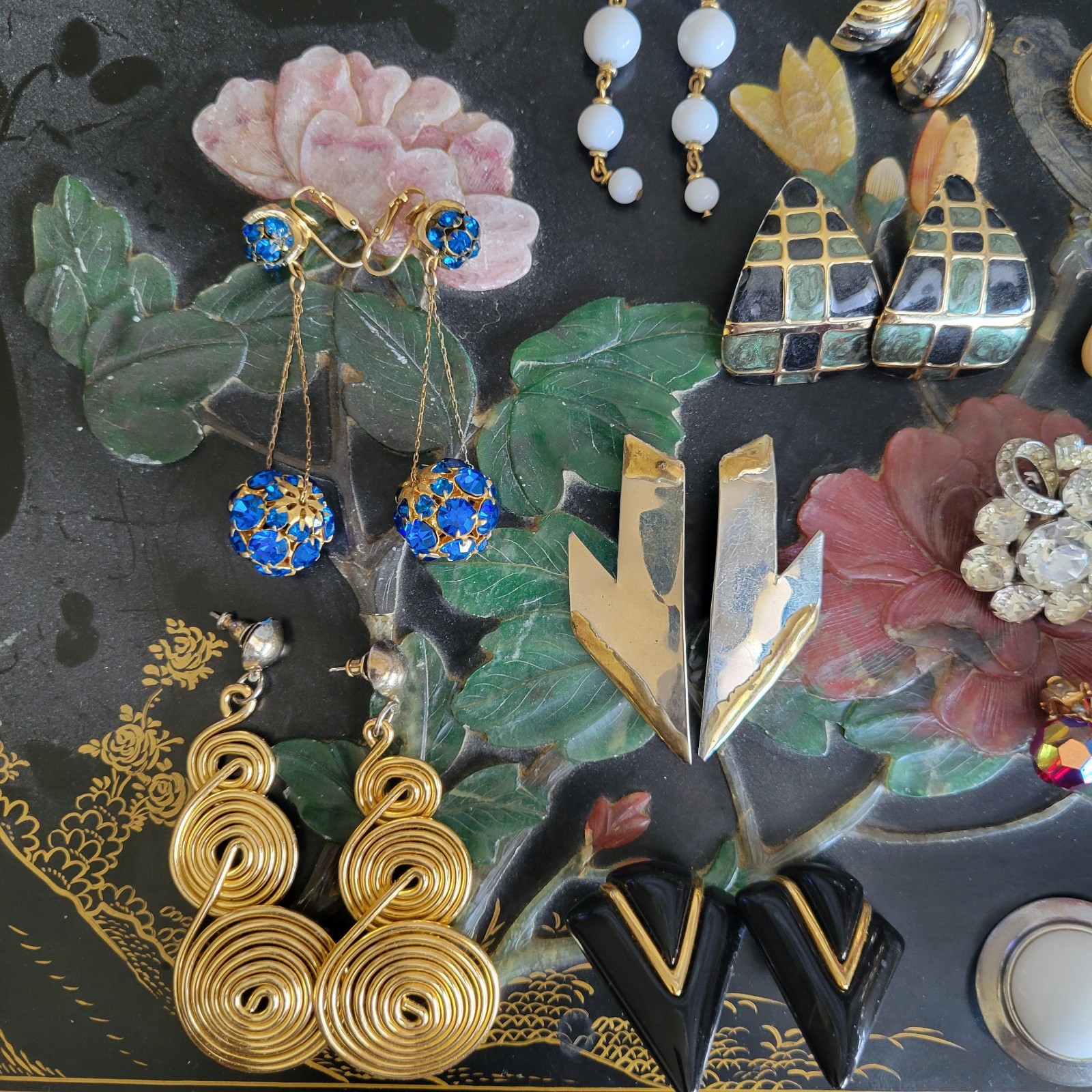 VINTAGE LOT 18 PAIRS OF COSTUME EARRINGS + OTHER JEWELRY ASSORTMENT-NICE
