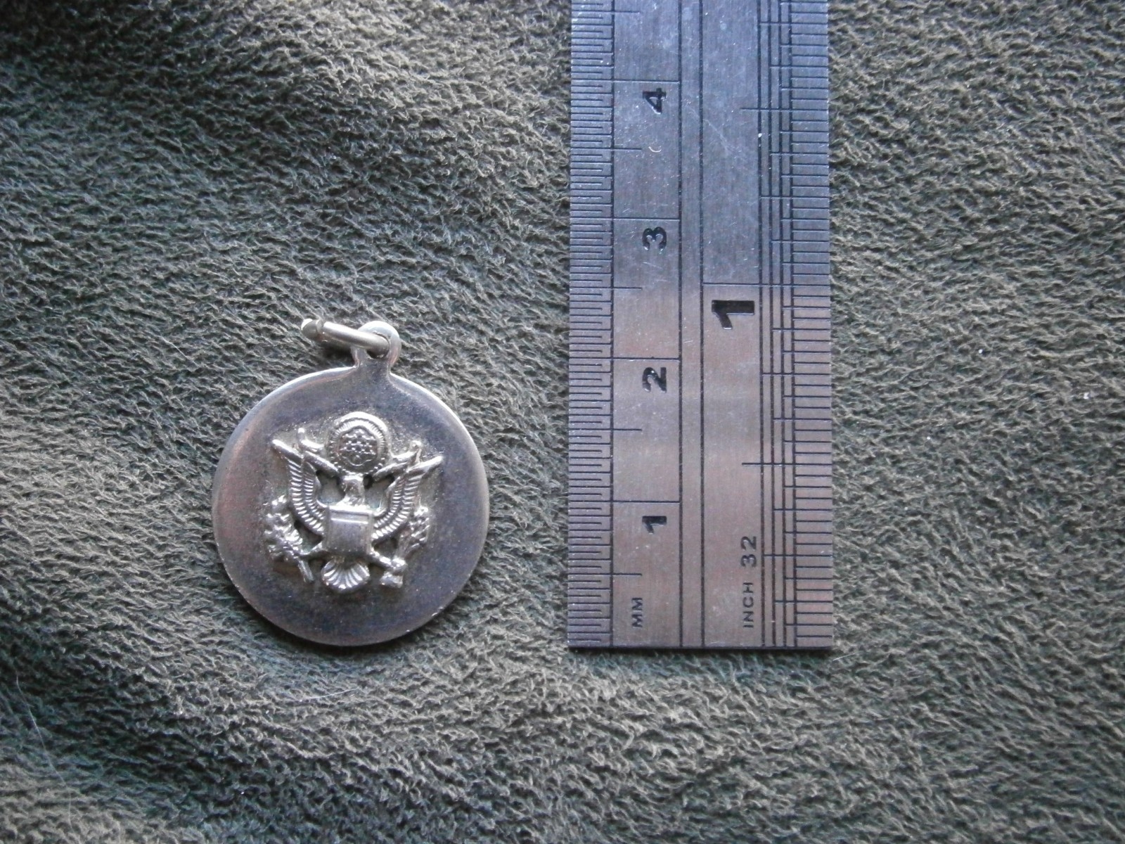 US Army Eagle Emblem Vintage Silvertone Bracelet Charm Pendant 3.3g