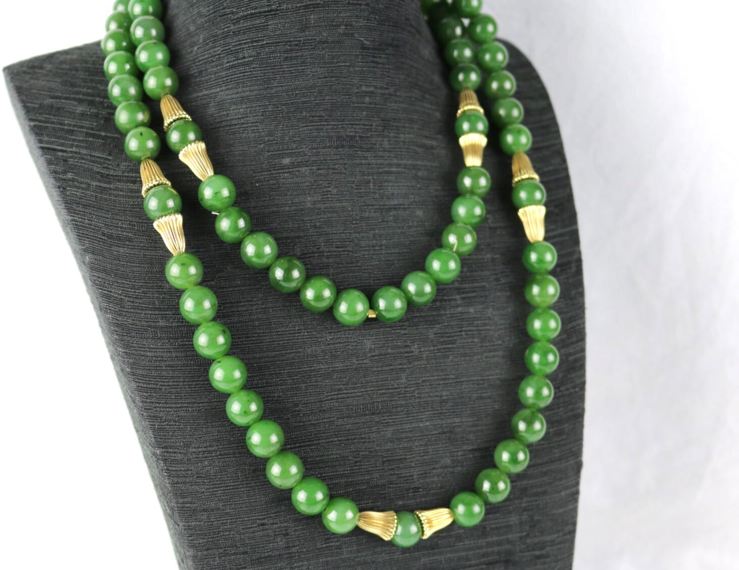 VTG 10mm Natural Nephrite Jade & Gold Plated Spacer Long Necklace 35″ 129.5g