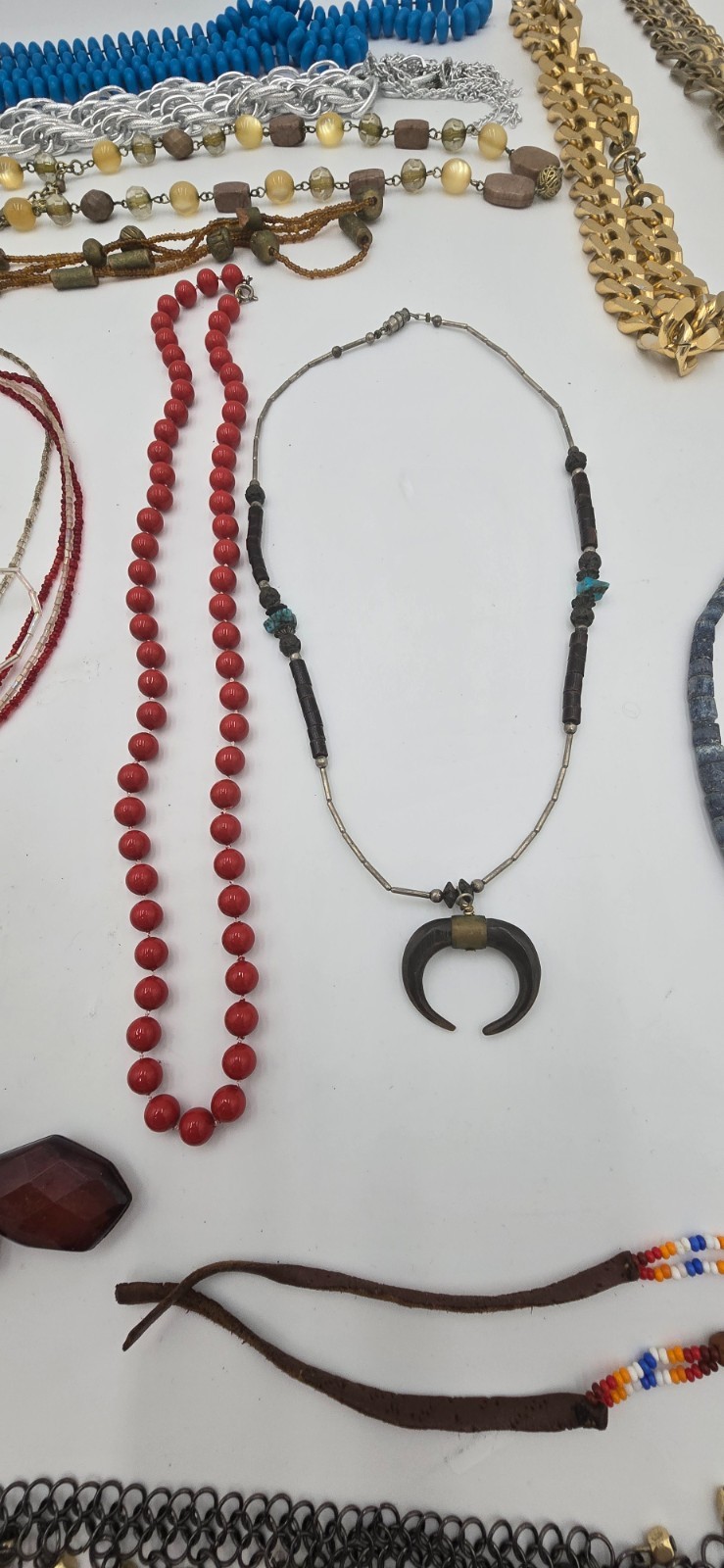 Lot of 15 Vintage Assorted Styles Necklaces Costume Jewelry Sizes Sm/Med/Lrg