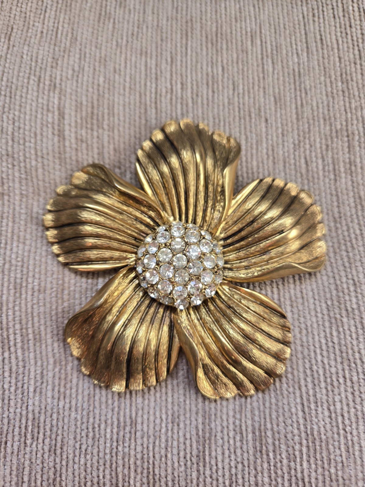 VTG Signed Omjent Large Textured Gold Tone Flower Brooch Rhinestone Dome Center