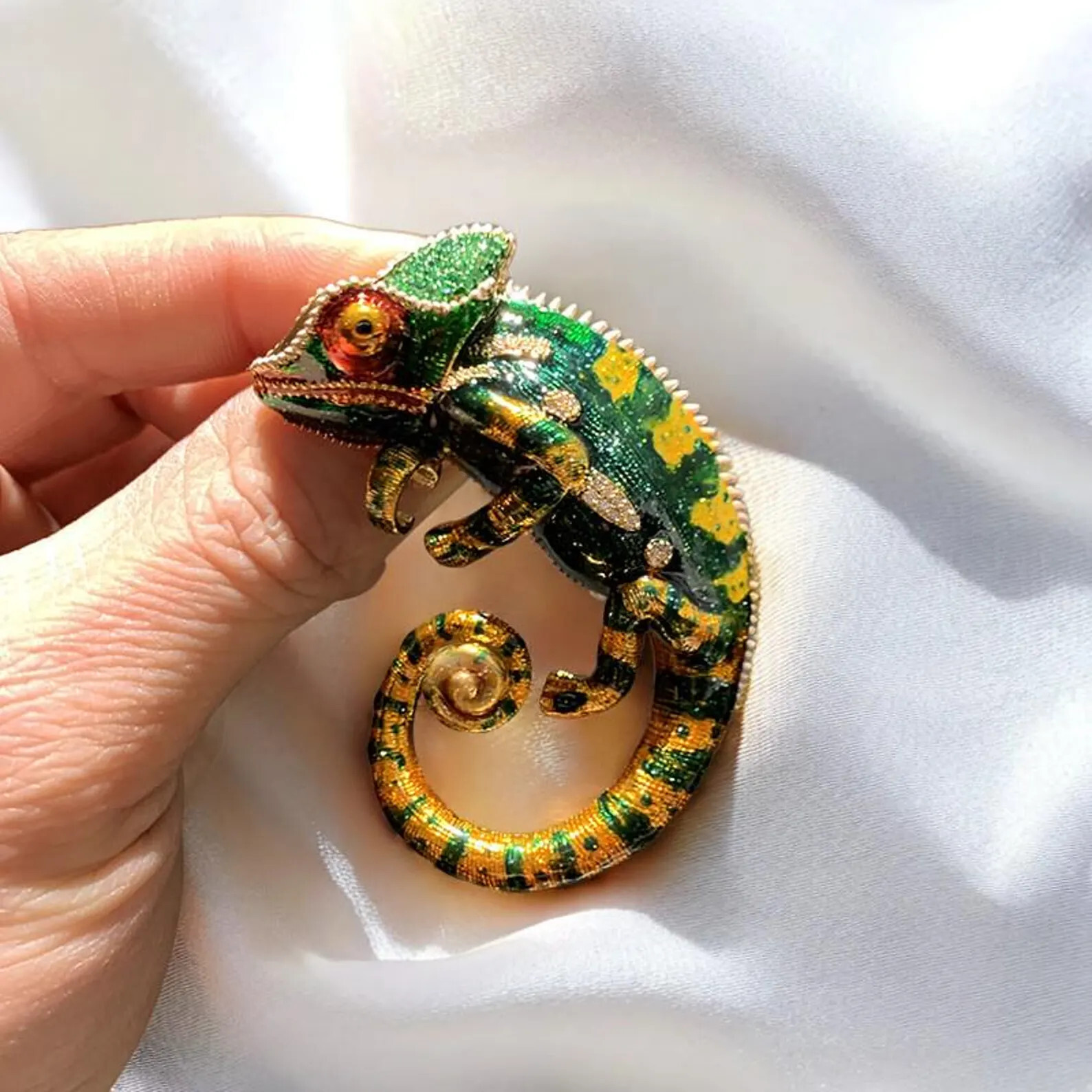 Enamel lizard chameleon brooch, green vintage insect brooch or pendant