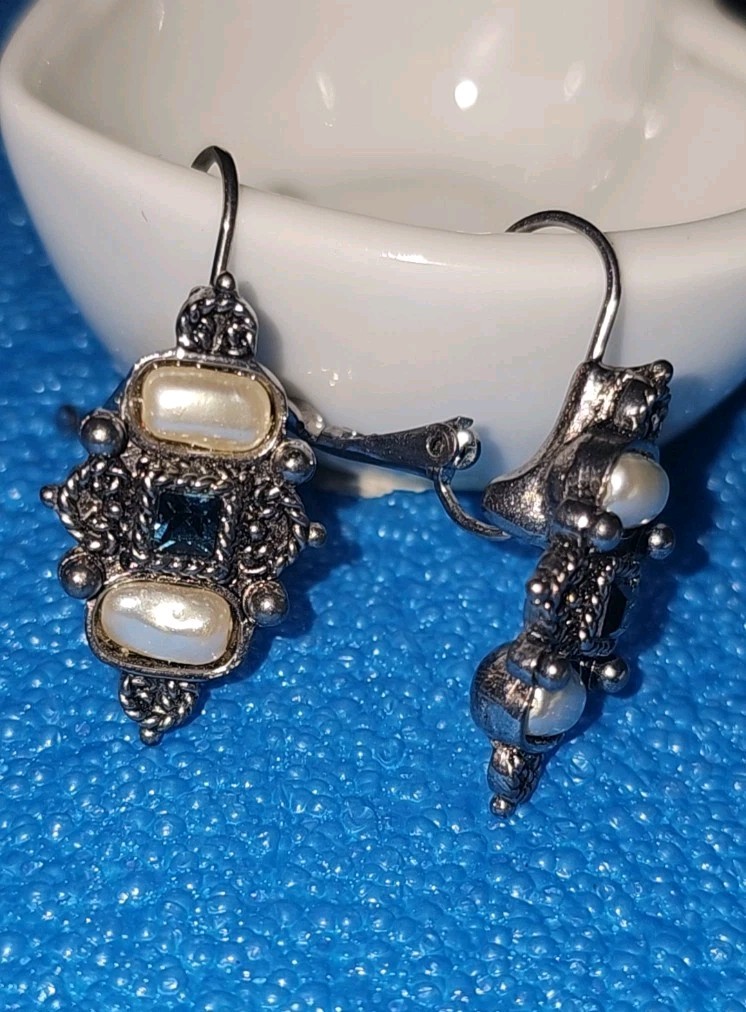 EvezBeadz Vintage Berebi Elegant Pierced Earrings Blue Crystal & Faux Pearls