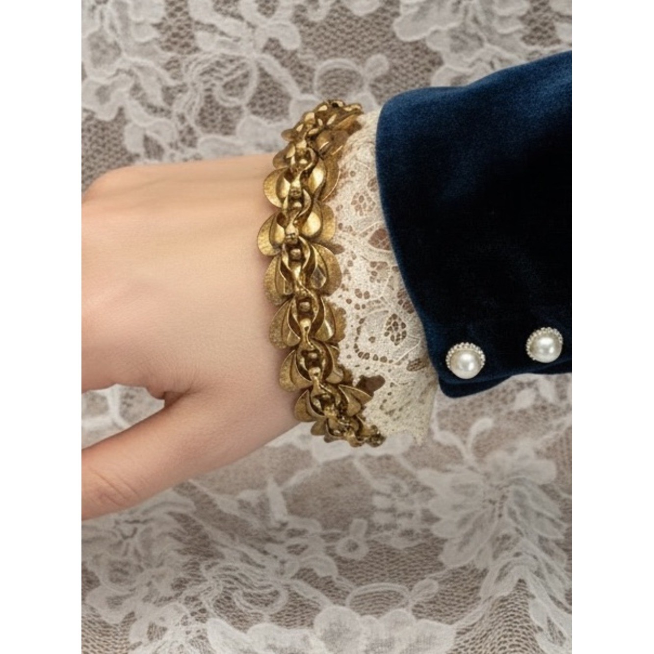 Vintage Florenza Gold Tone Leaf Link Bracelet with Safety Chain Signed