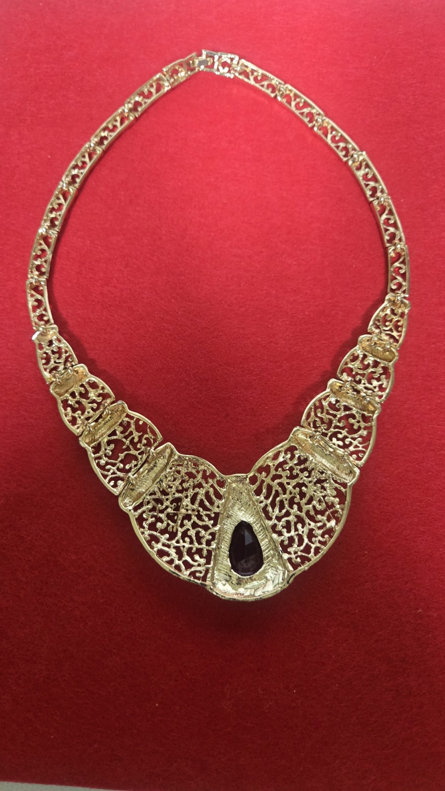 Vintage Large Teardrop Resin Acrylic Amethyst Collar Statement Necklace 18″
