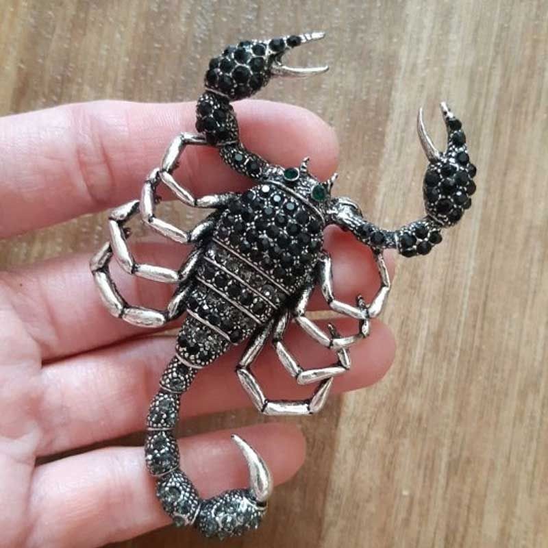 Vintage Scorpion Brooch Lifelike Animal Alloy Pin Party Accessory for Men Women
