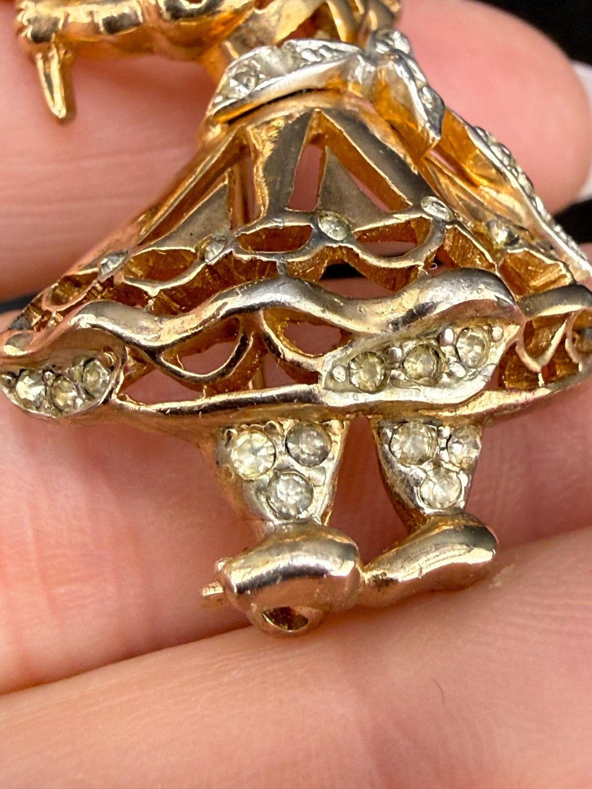Vintage Rhinestone Brooch Figural Gold tone Woman with Flowers READ