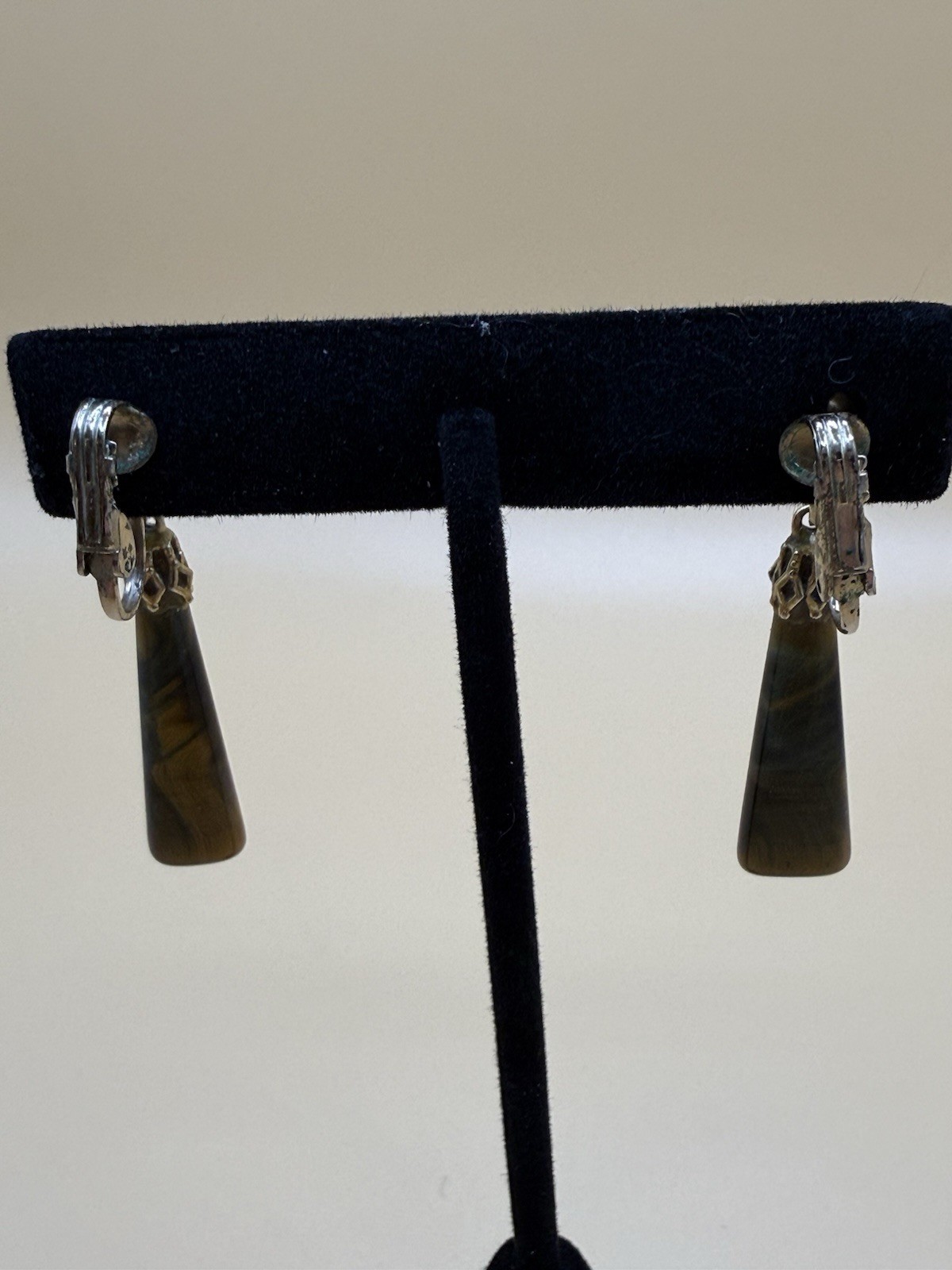 Vintage Tiger’s Eye Necklace & Clip Earrings Set – Gold Tone