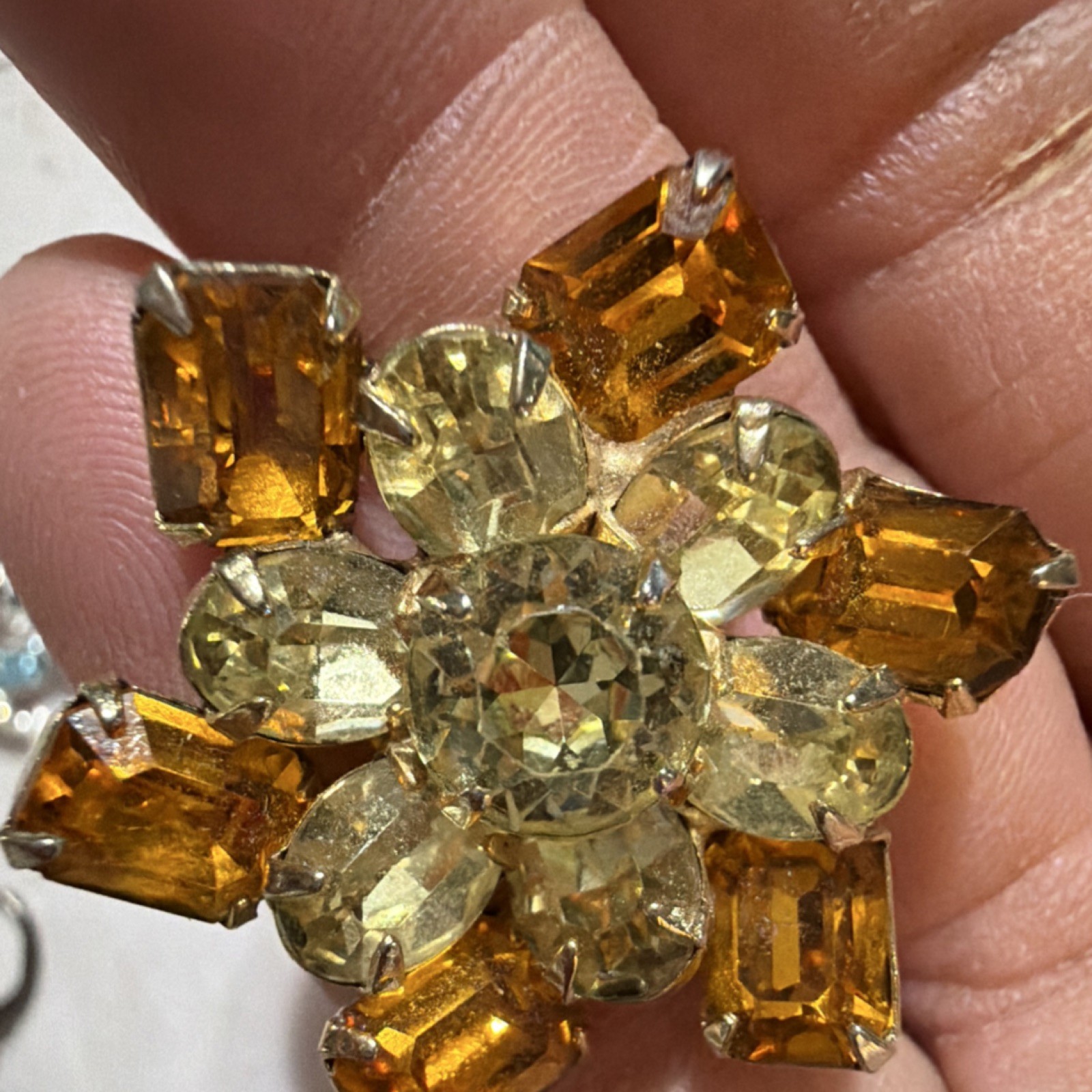 Vintage Flower Brooch Yellow Glass & Metal Gold Tone Fashion Jewelry