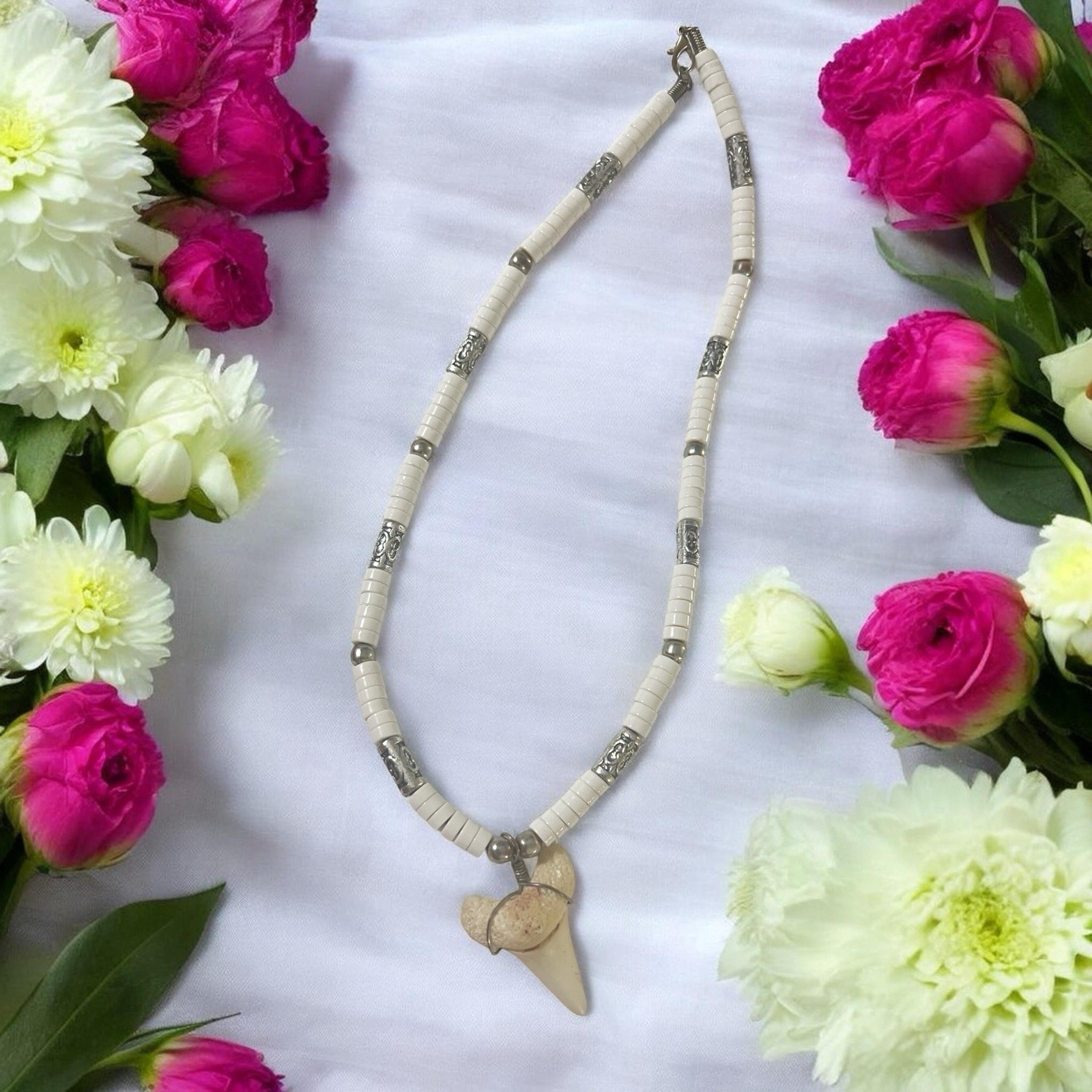 VTG Shell, Bead And Shark Tooth Beach Sand Sea Vacation Unisex Gift 20” Necklace