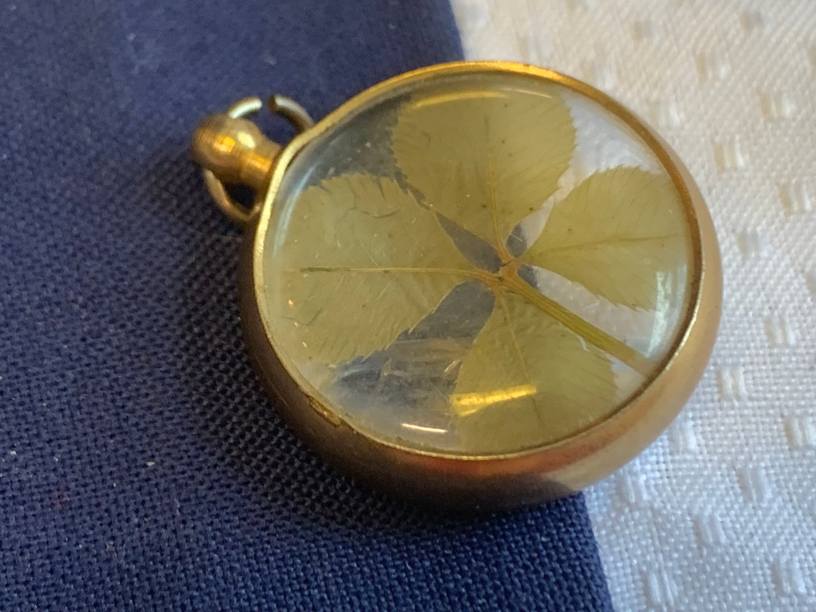 Vtg Encased 4 Leaf Clover Pendant Fob Costume Jewelry Good Luck Charm