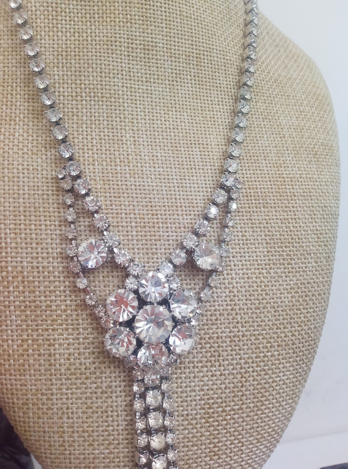 Vtg Luxury Rhinestone jewelry set Statement Crystal Silver Clasp Bib Tone Clear