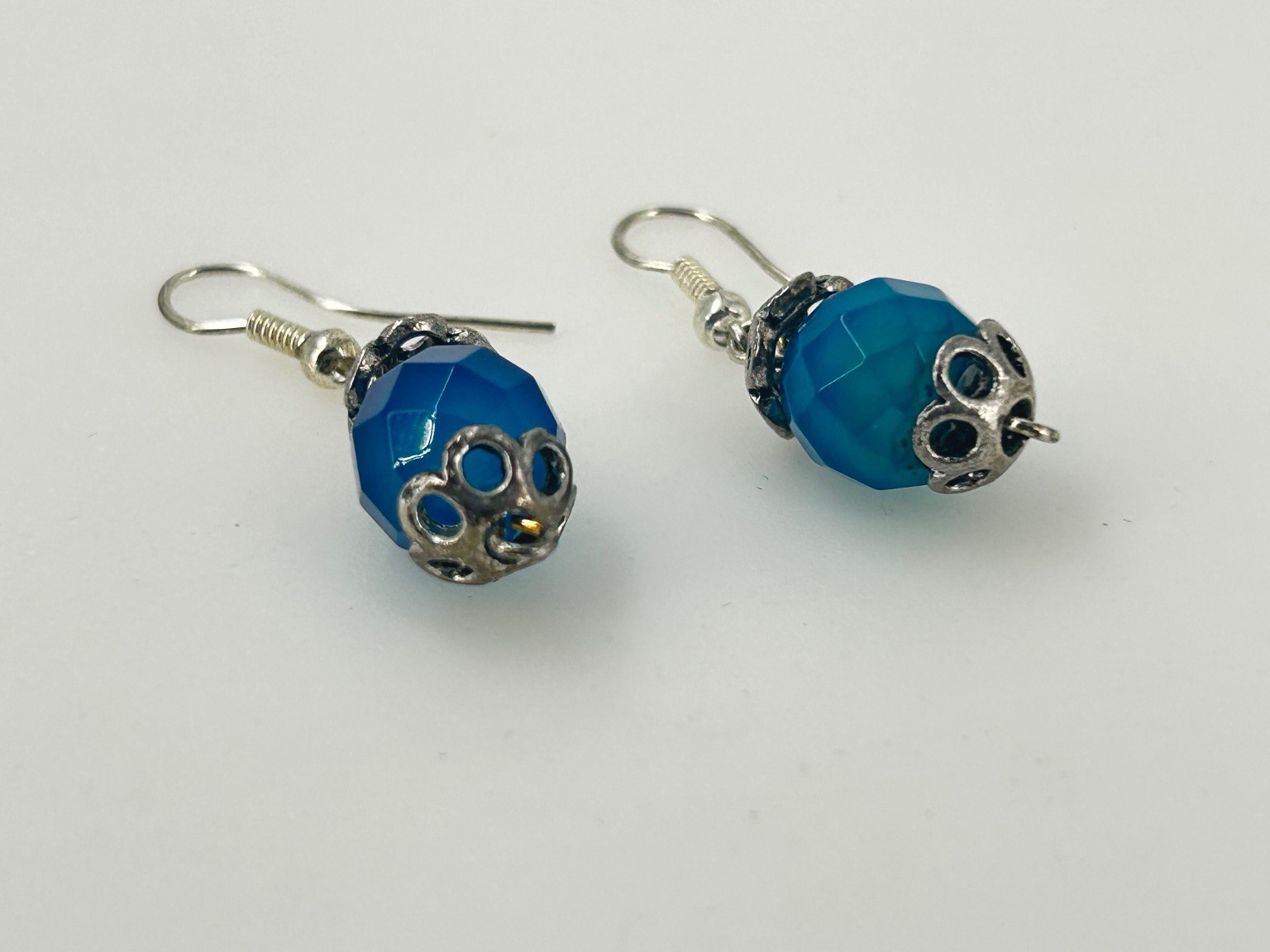 Handmade Dangle Drop Earrings Silver Tone 1.5″ Blue Agate Faceted Bead Ornate