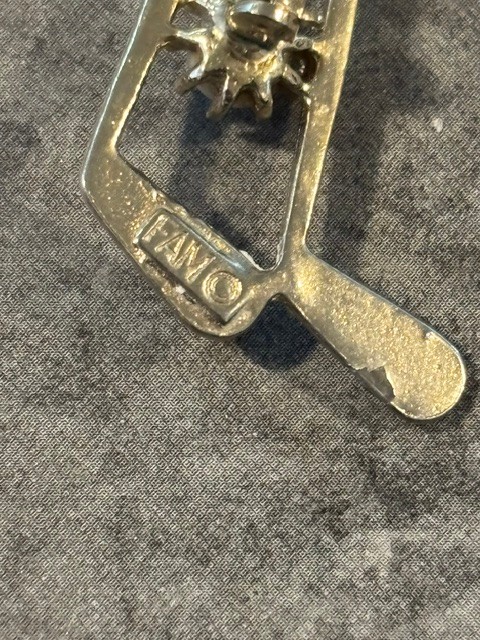 Vintage FAM Silver Tone Golf Clubs with Faux Pearl Brooch Pin