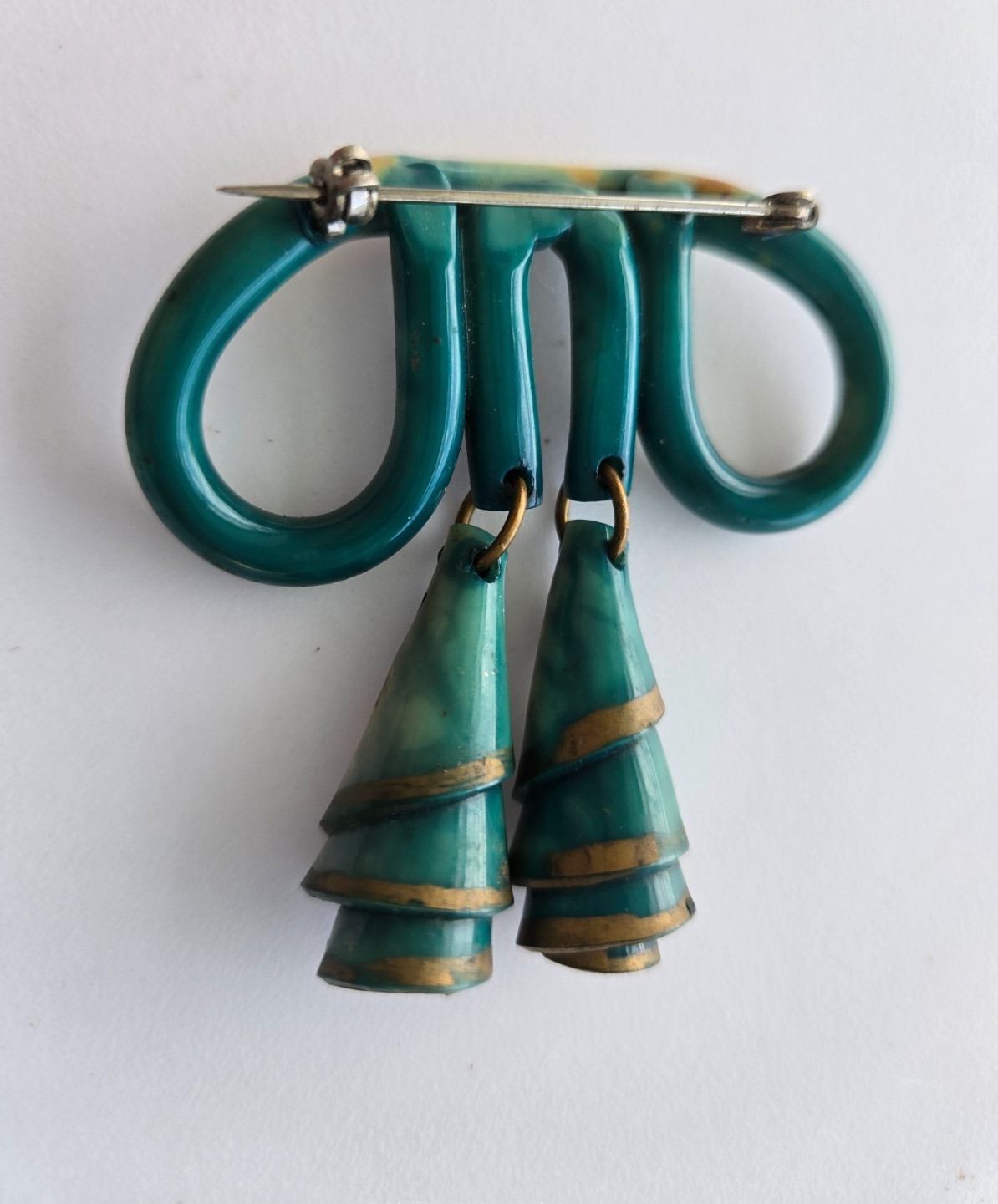 vintage,ART DECO,CELLULOID DANGLING BROOCH,SO DIFFERENT,UNKNOWN DESIGNER,AMAZING