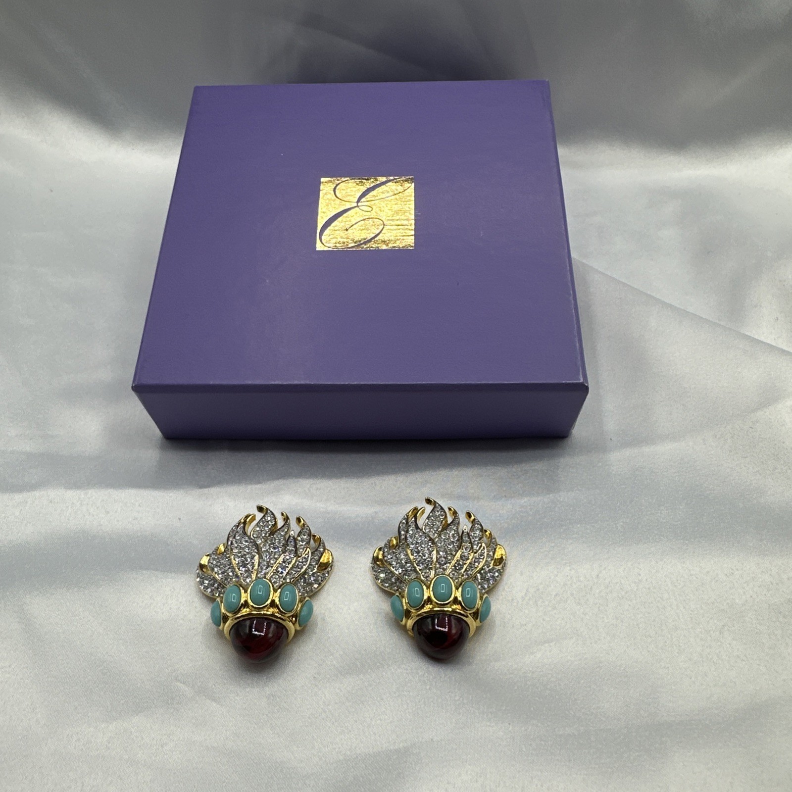 NWOT ‘94 Eternal Flame Elizabeth Taylor for Avon Clip on Earrings. Box /Dust Bag