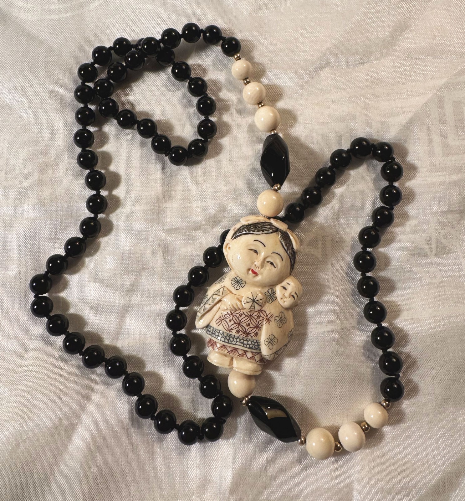 Vintage Traditional Japanese Black Beaded Necklace w/ Carved Figurine Free S/H