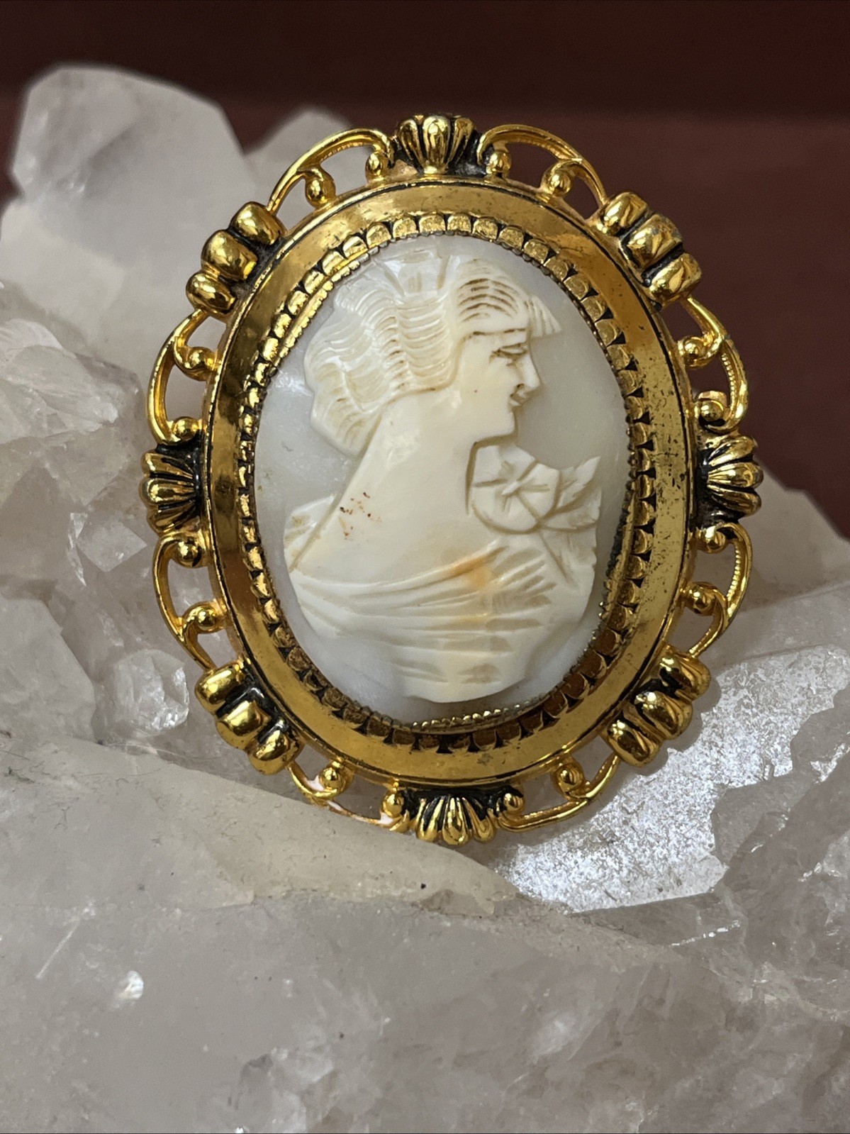Vintage Carved Cameo Brooch Pin – Unmarked