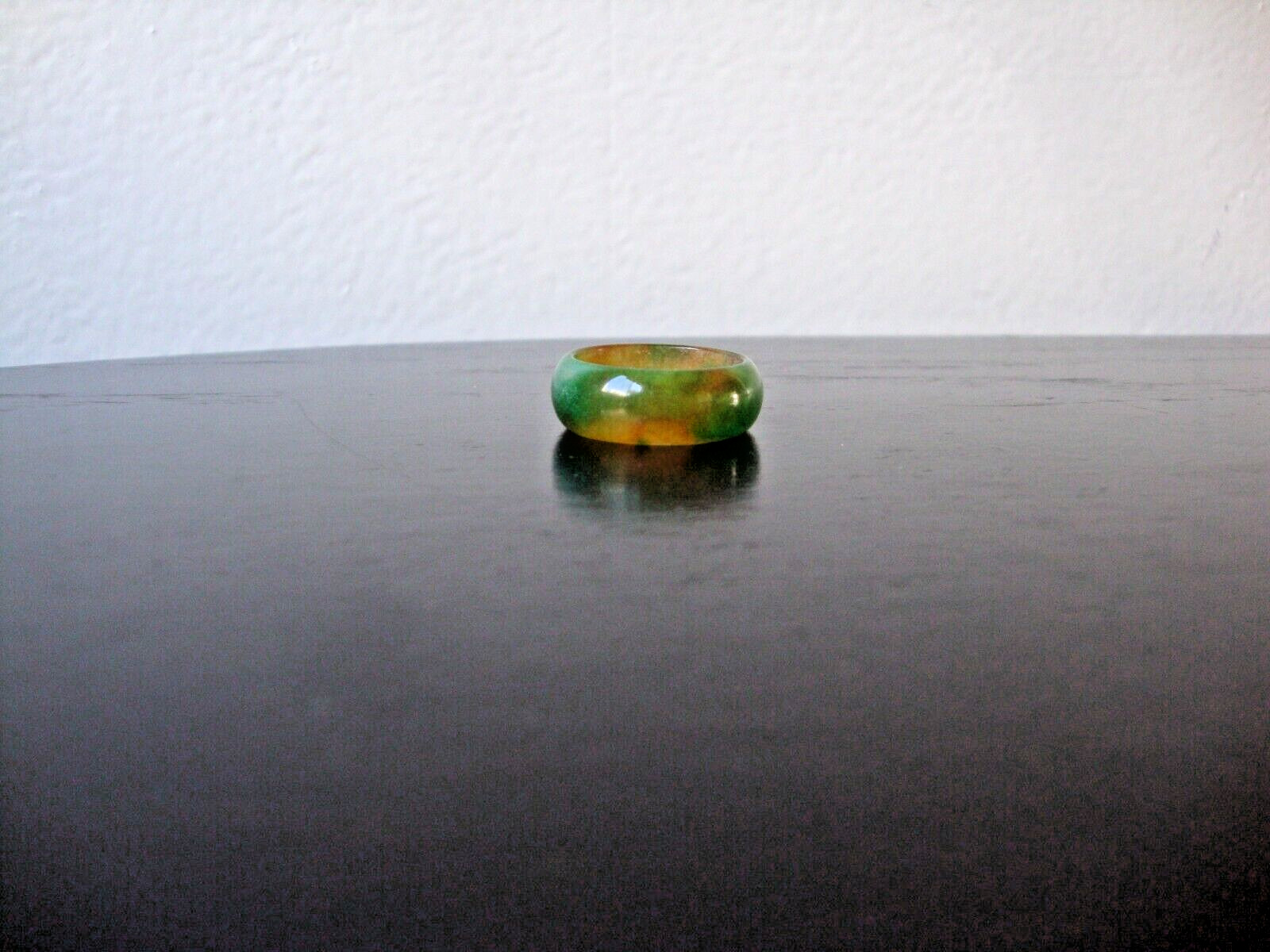 VINTAGE 1970s HONG KONG MULTICOLOR JADE AGATE 3MM X 10MM BAND SZ 9