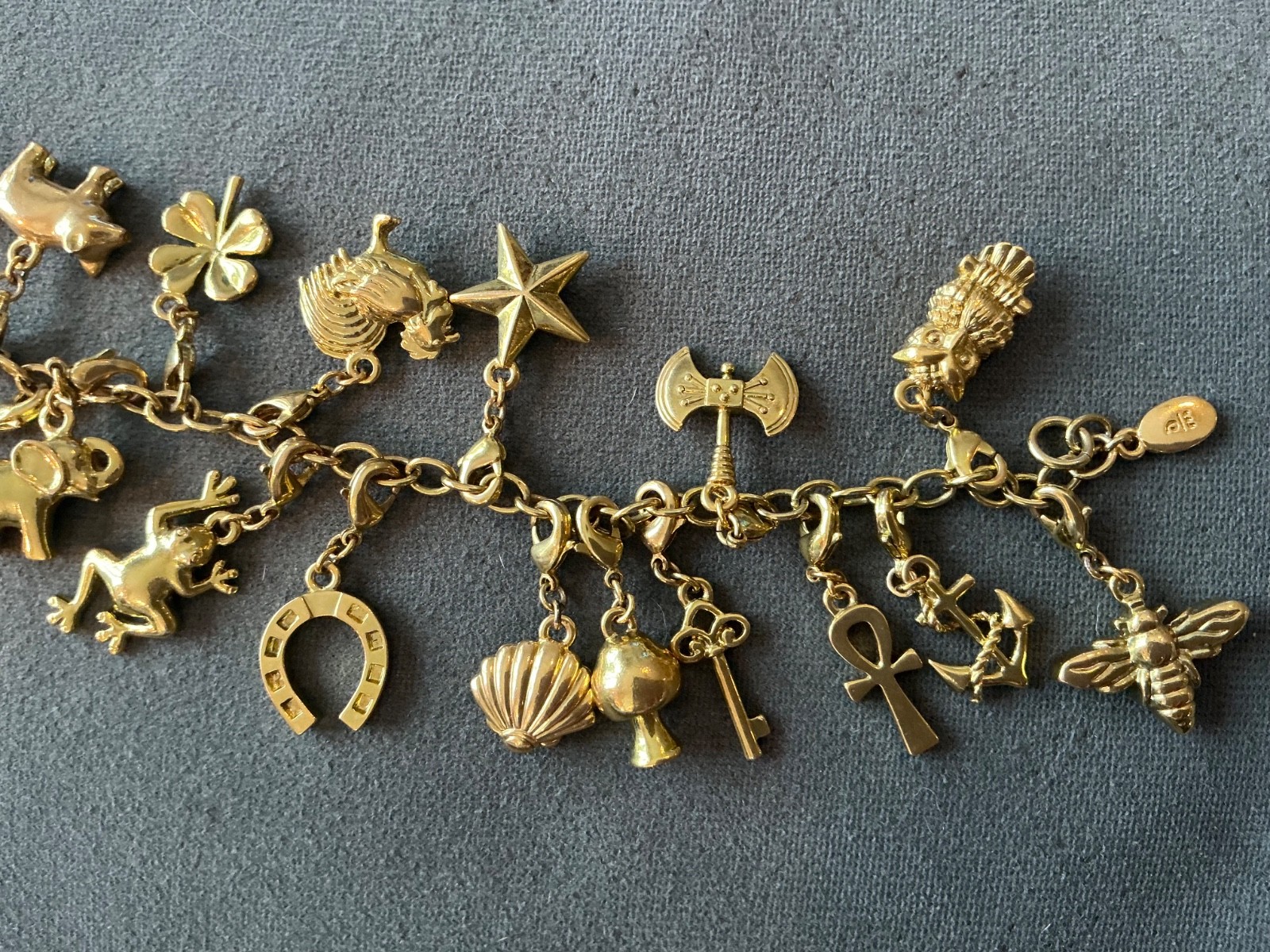 Gold tone Heavy Charm BRACELET with individual Removable Good Luck charms 🍀