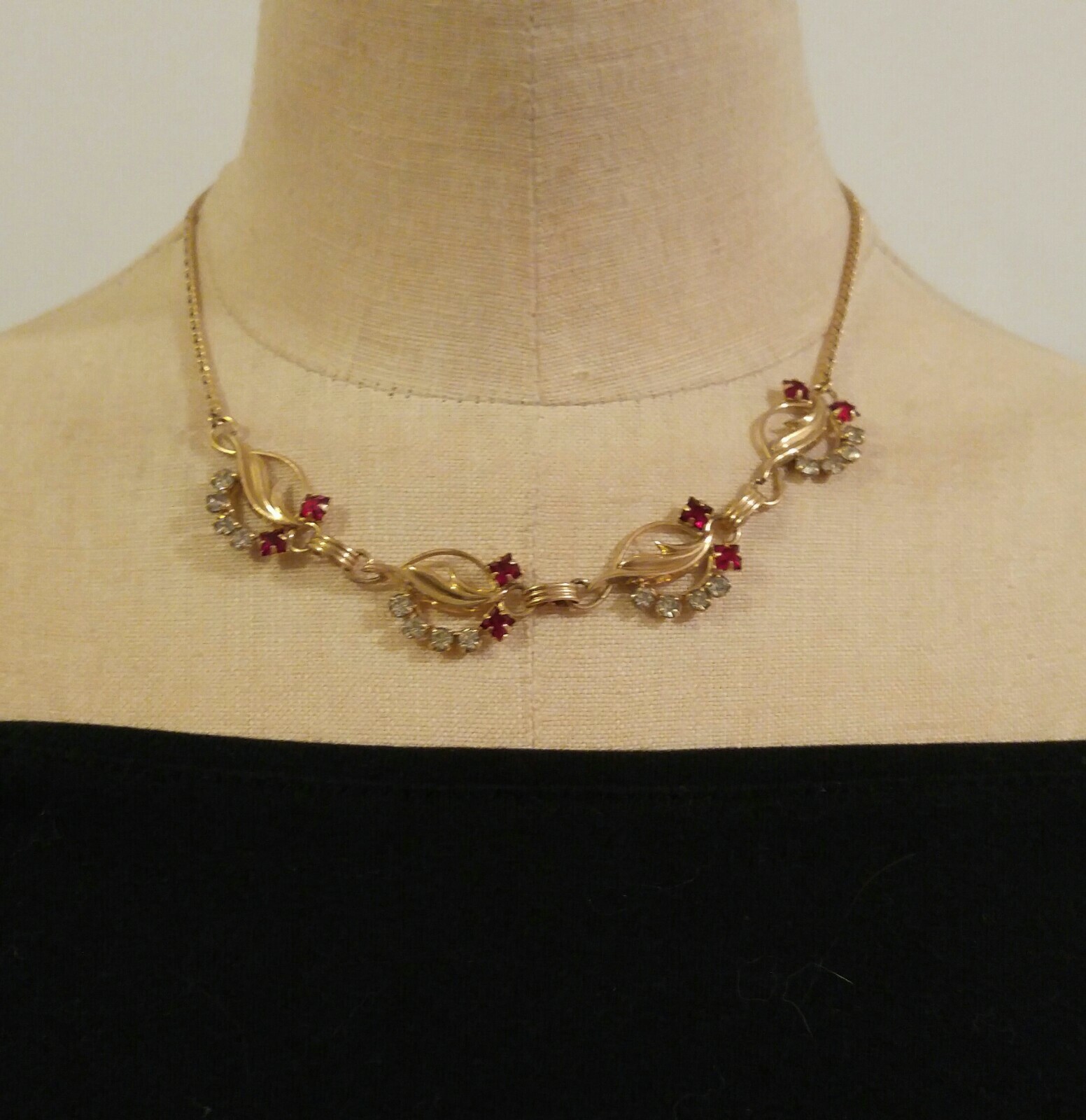 Womens Vintage Necklace Choker 16″ Gold Tone Red/Clear Rhinestone Stamp G.F 12K