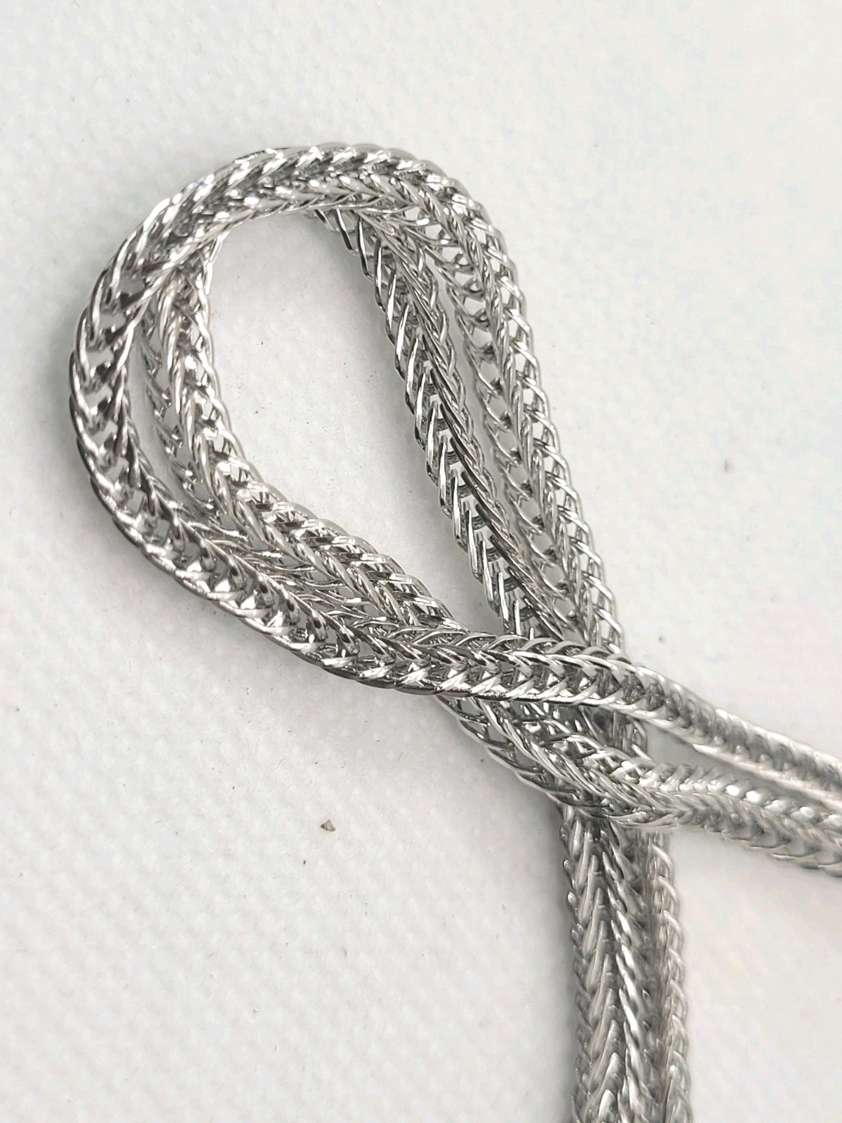 Vintage Silver Tone Necklace Chain With A shell with a pearl Pedant 20in.
