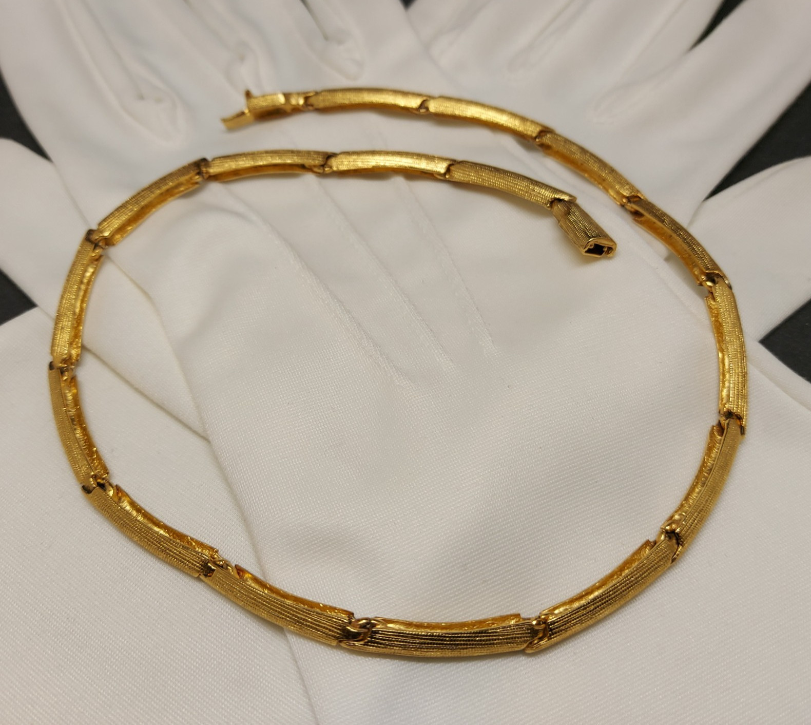 Vintage Textured Bar Link Gold Tone Choker Necklace