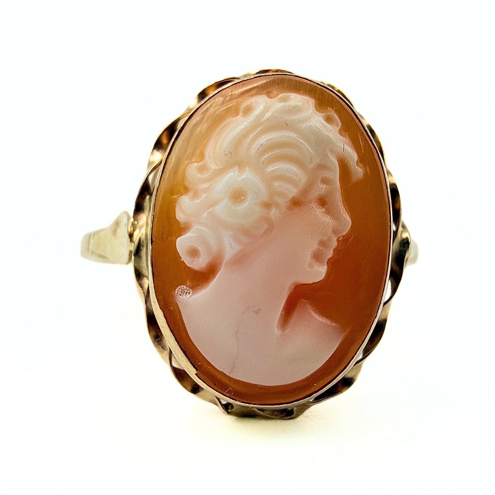 Opulent Marked 14k Yellow Gold Conch Relief Cameo Portraiture Ring Sz 9