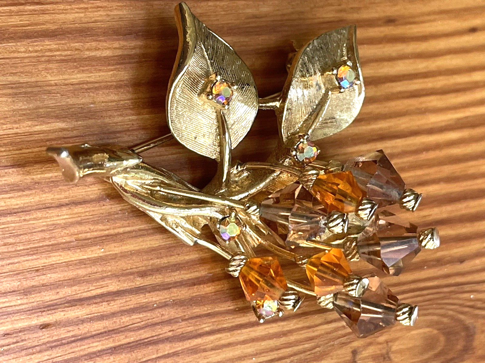 Vintage Signed ART Rhinestone Crystals & Iridescent Rhinestones Brooch Gold Tone