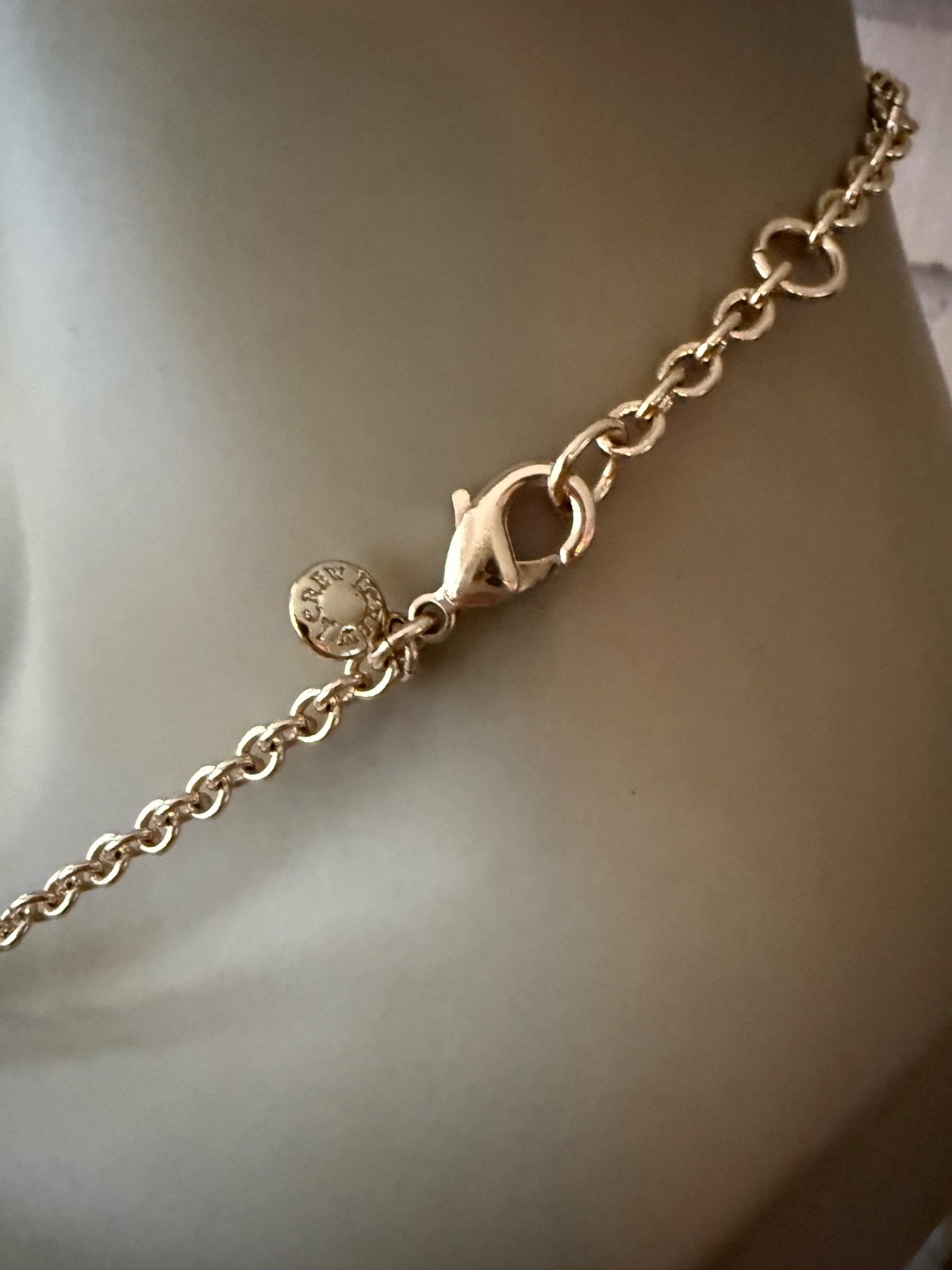 ESTATE GOLD TONE CRESCENT MOON STAR MULTI CHARM SIGNED CHAIN NECKLACE 26″