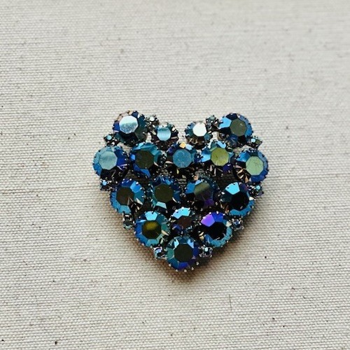 vintage blue aurora borealis Peacock AB Iridescent Crystal Cluster Heart Brooch