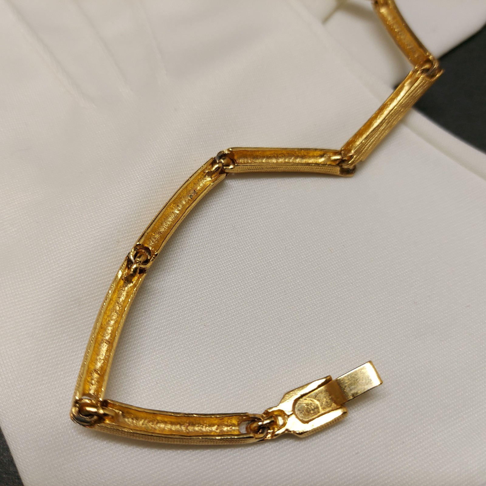 Vintage Textured Bar Link Gold Tone Choker Necklace