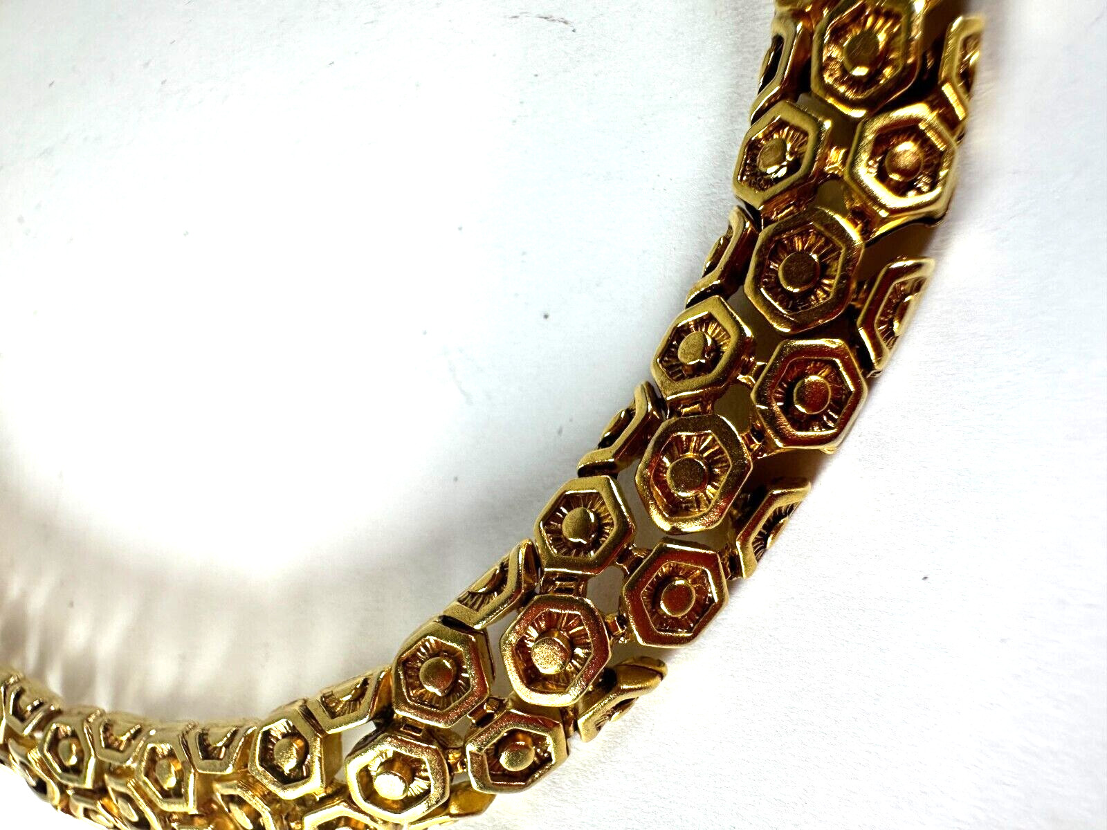 Vintage Necklace Collar Cobblestone Honeycomb Goldtone Shiny 19 inches