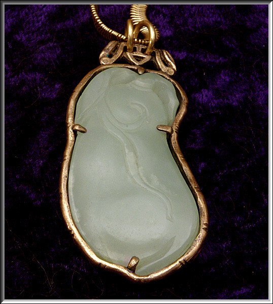 Antique Chinese 3″ CELADON JADE Carved Bean Pod w/Leaf Gold Tone Toggle Necklace