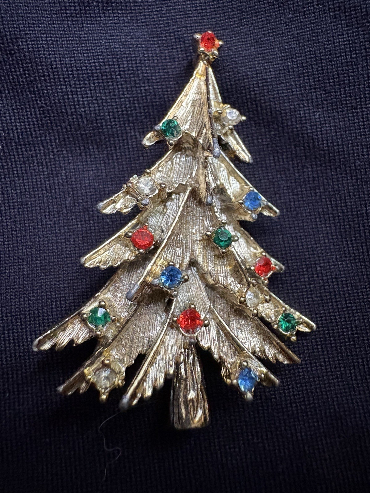 Christmas Tree Pin Brooch, Gold Tone, Multicolor Rhinestones ￼