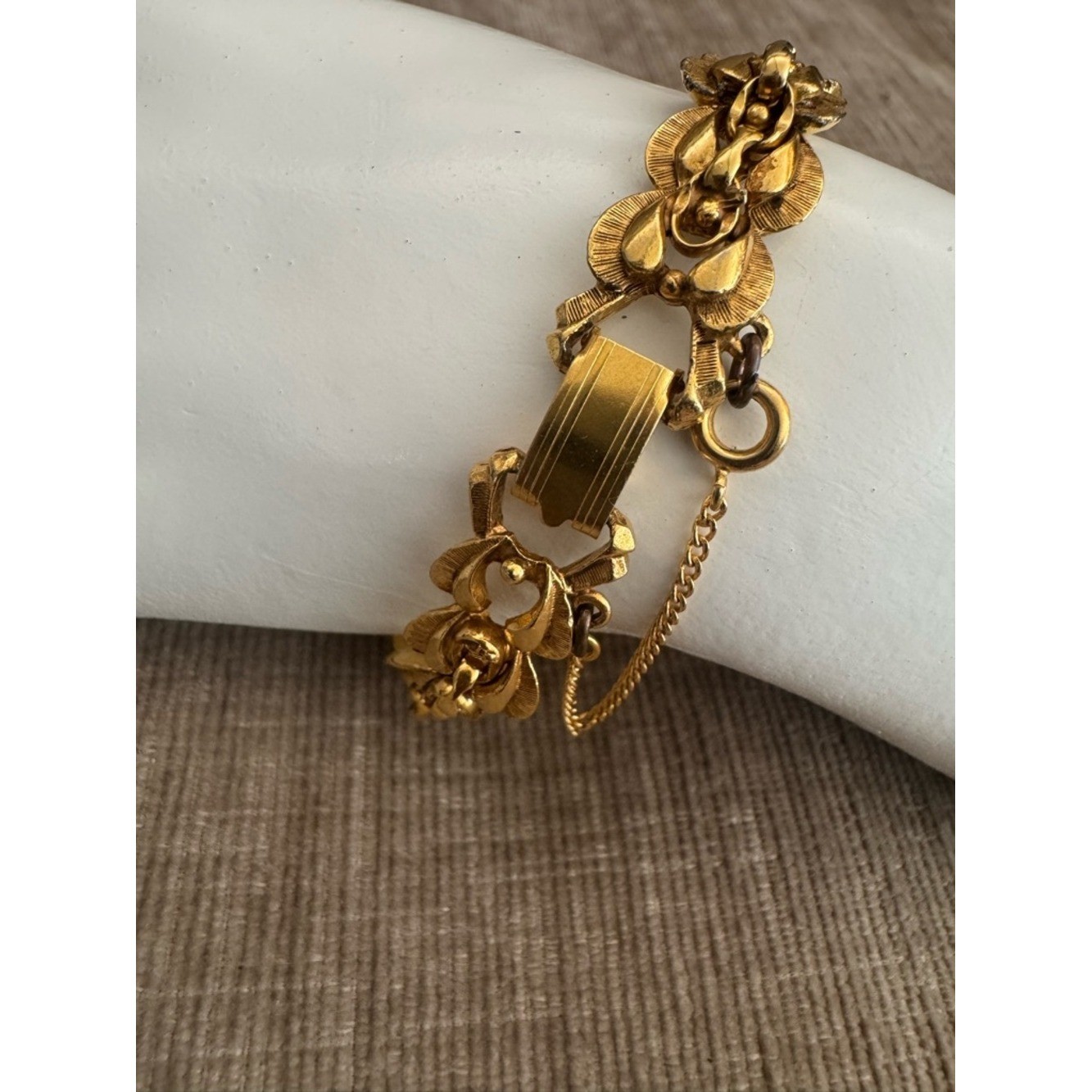 Vintage Florenza Gold Tone Leaf Link Bracelet with Safety Chain Signed