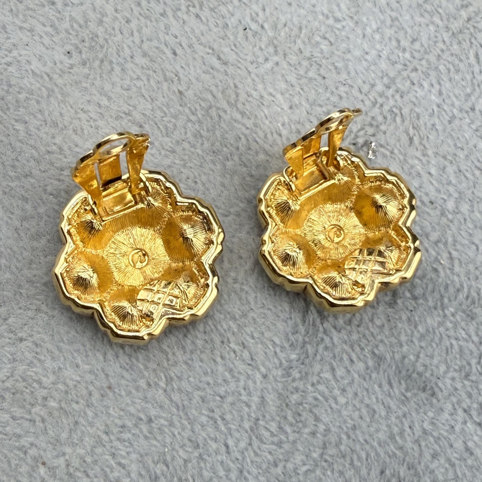 Vintage Swarovski Earrings Rhinestone Clip Ons Honeycomb