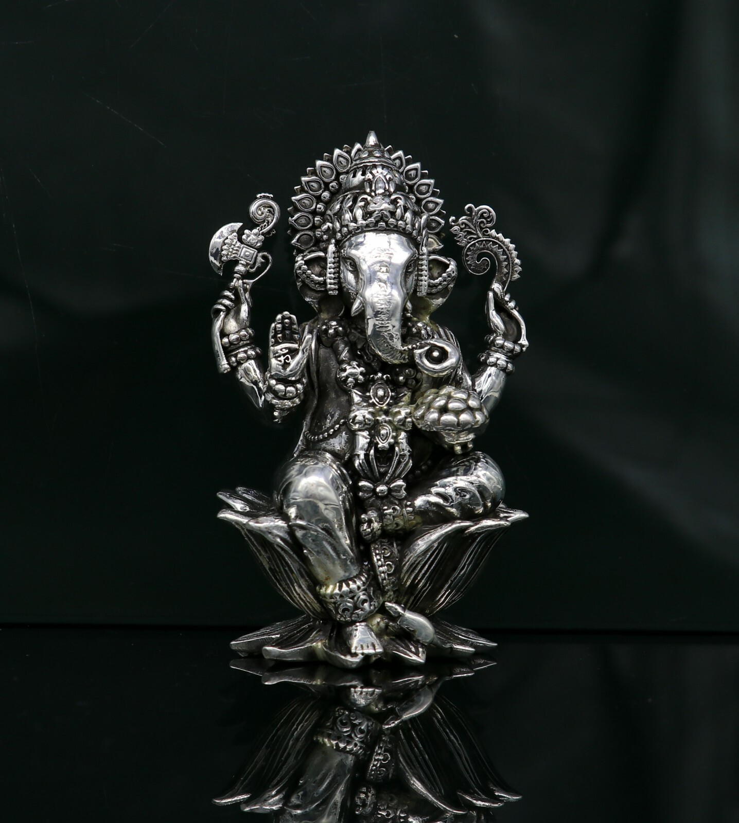925 sterling silver Gorgeous Lord Ganesha statue, figurine, puja article su212