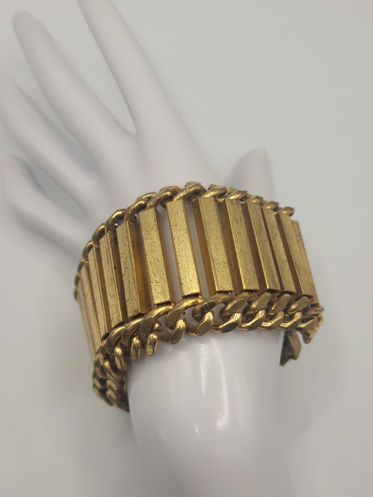 1930s Signed MONET JEWELERS Very Rare Bracelet Wide Gate Curb Chain Border 7″
