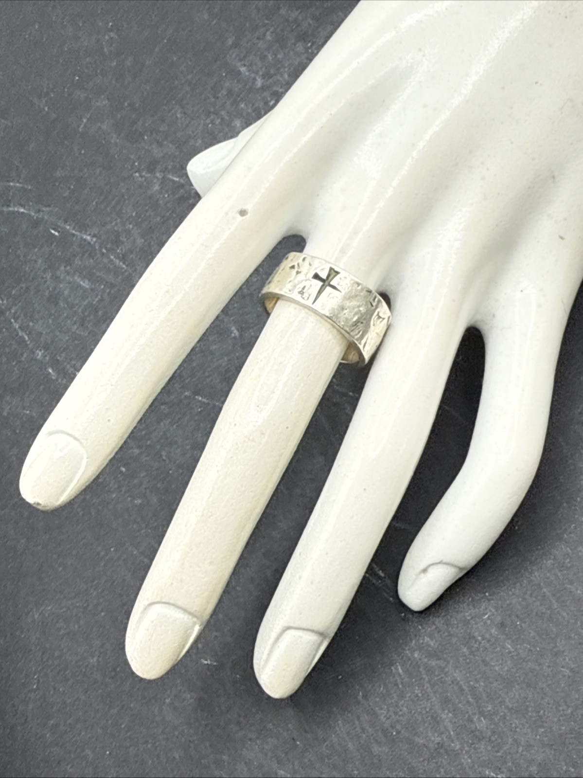 ❤️JAMES AVERY SIGNED STERLING SILVER RELIGIOUS CROSS WEDDING BAND RING Sz 9
