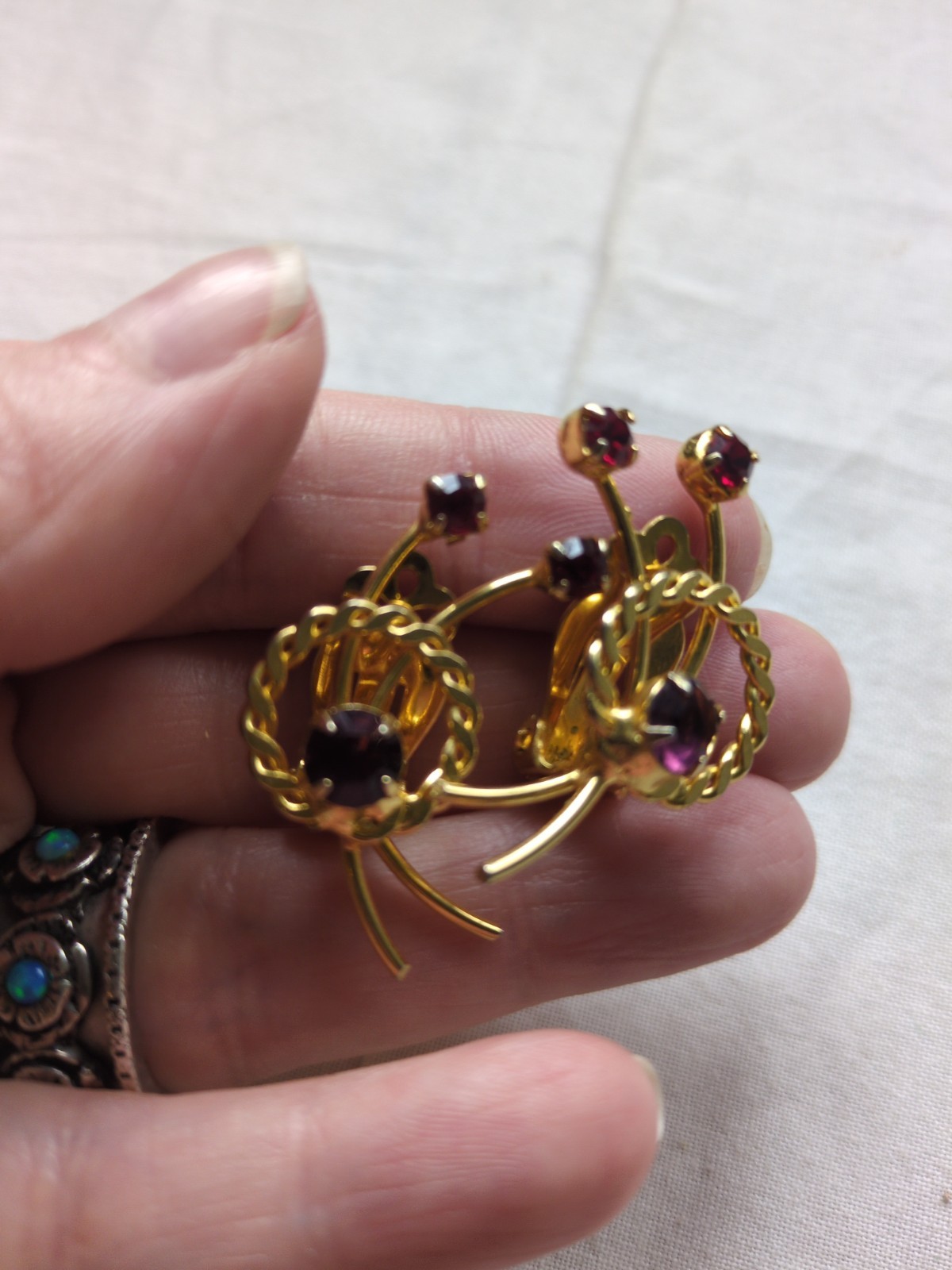 Vintage Gold Tone Garnet Rhinestone Clip On Earrings