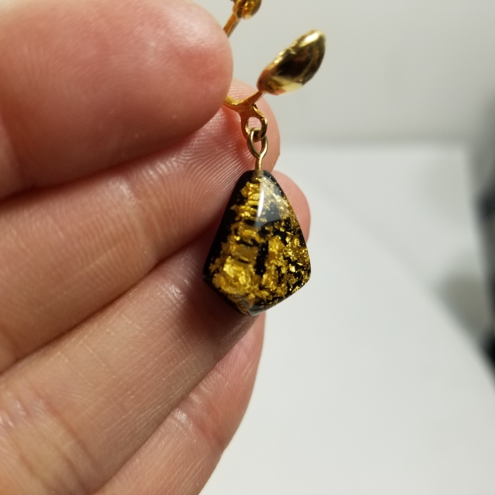 Gold Tone Flake Nugget Confetti Screw On Dangle Earrings VTG RARE